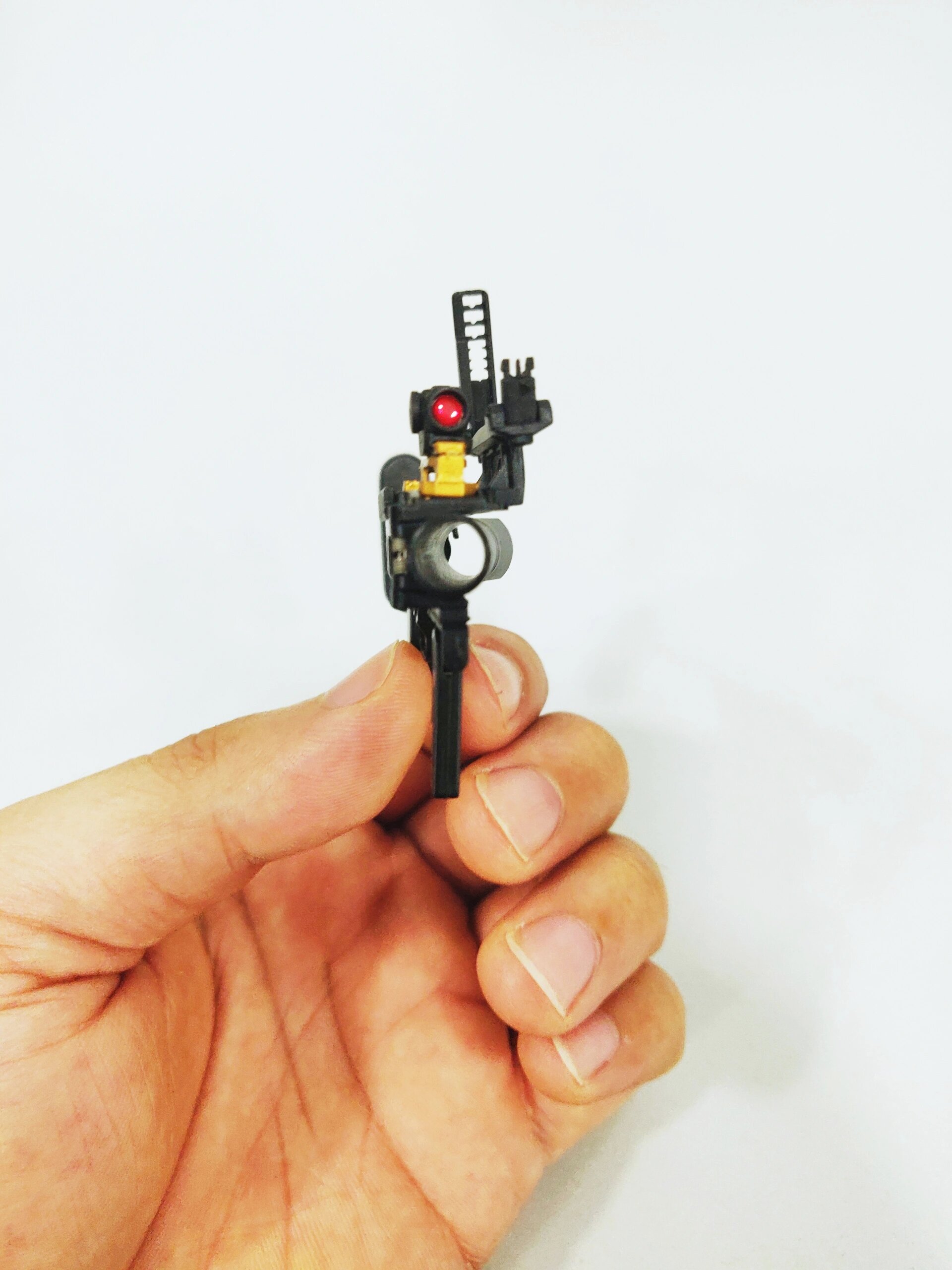 火力神器-m320榴弹发射器 m320榴弹发射器,可以单独使用也可以下挂到