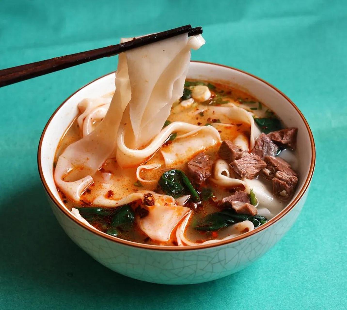 河南省方城县的方诚烩面.