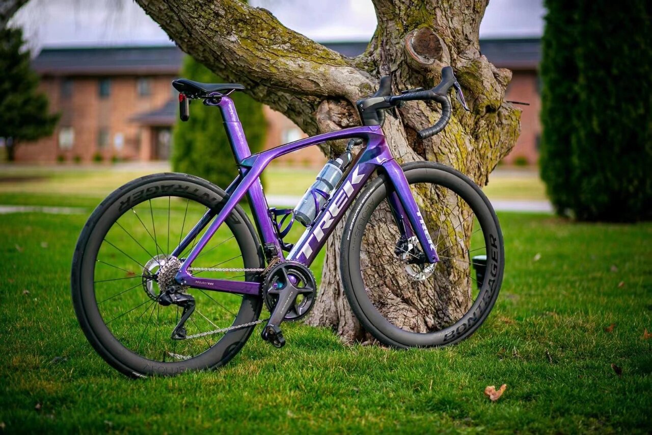 trek madone slr7变色龙 横看成岭侧成峰 两个角度 两种颜色 p1定制