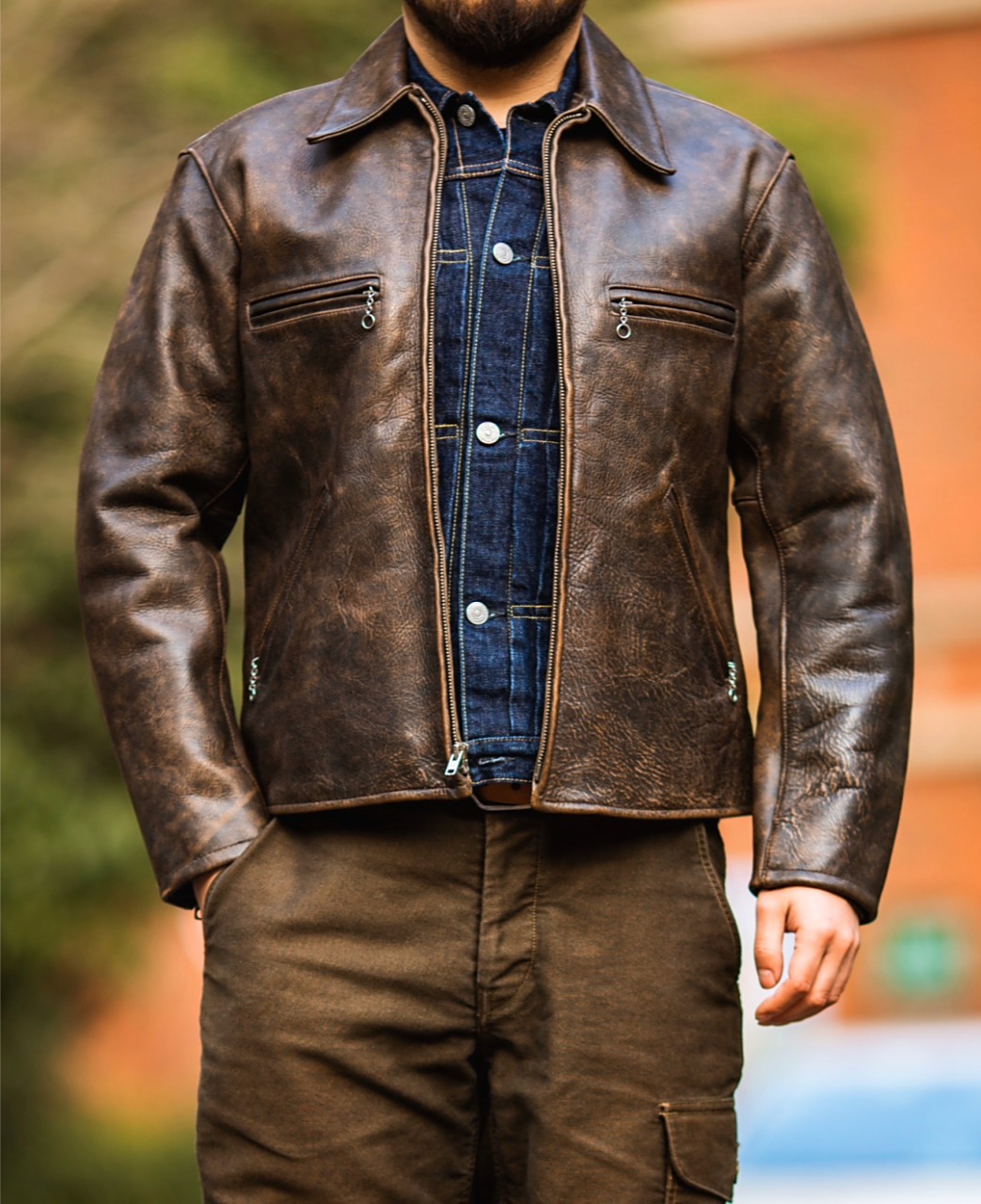 一件口味比较重的rrl做旧皮衣 型号是owens leather jacket,版型灵感