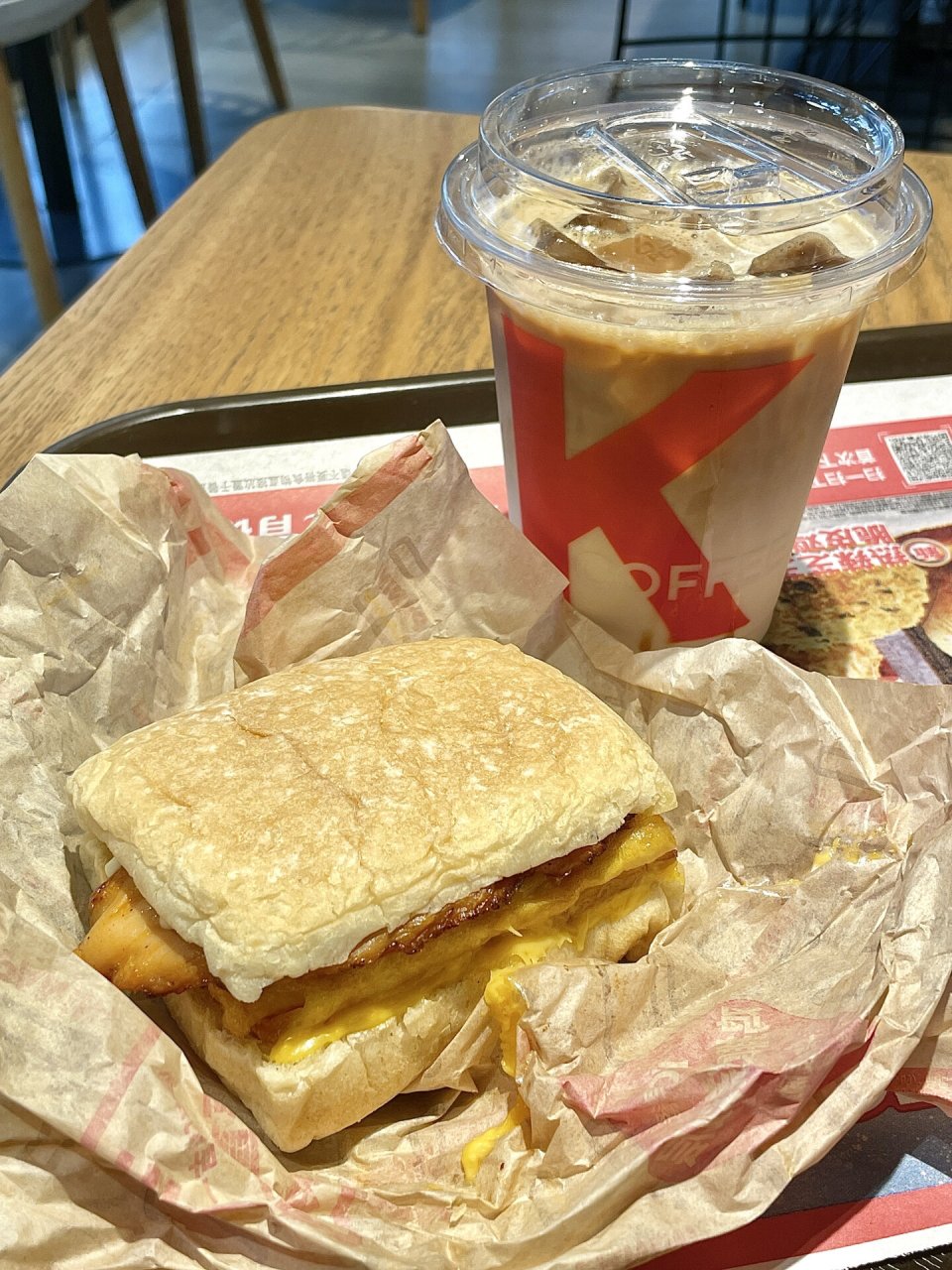 最爱的肯德基帕尼尼早餐!真的巨好吃! 而且完全吃不腻!