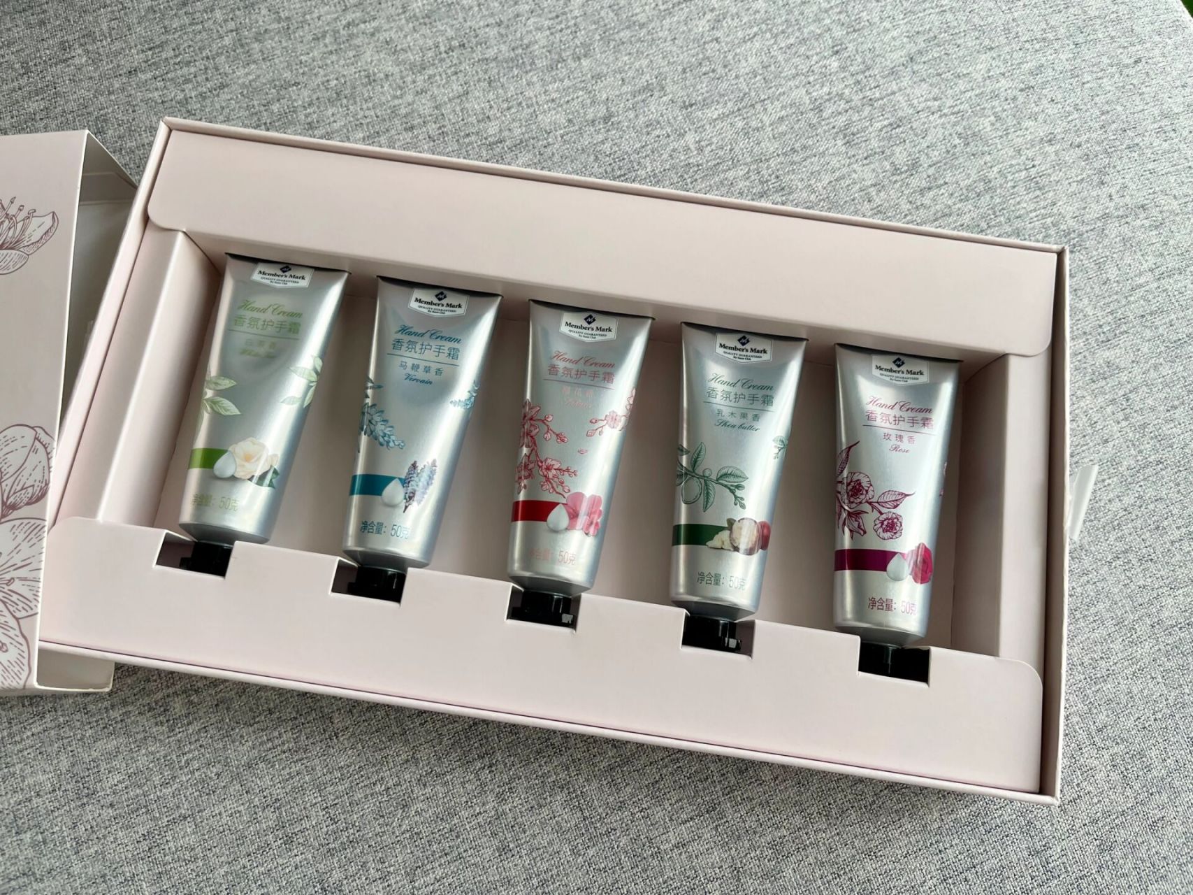 山姆 mm香氛护手霜 昨晚去超市,看到新出了这个护手霜,好便宜啊,50g*5