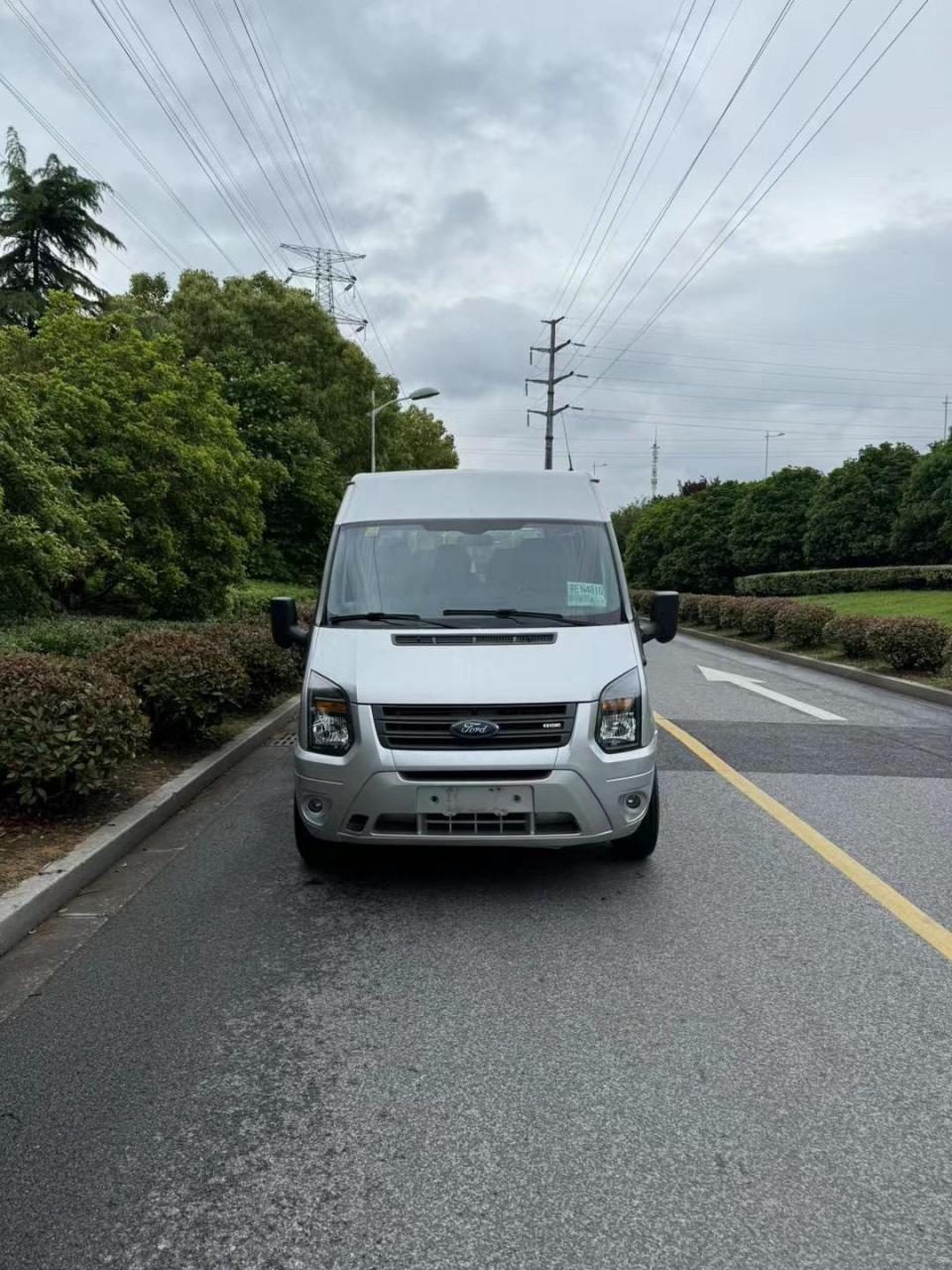 新到长轴中顶福特新世代全顺!18年上牌启用,整车长度5.78,高度2.