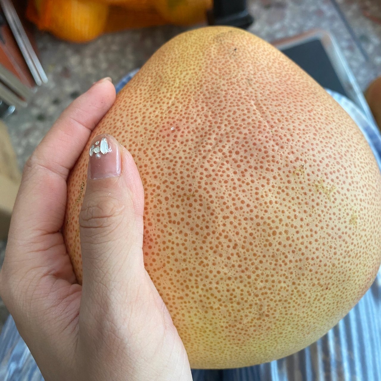 姐妹们 现在柚子是完全成熟期! 	 大家收到表皮皱皱的,不是坏啦!