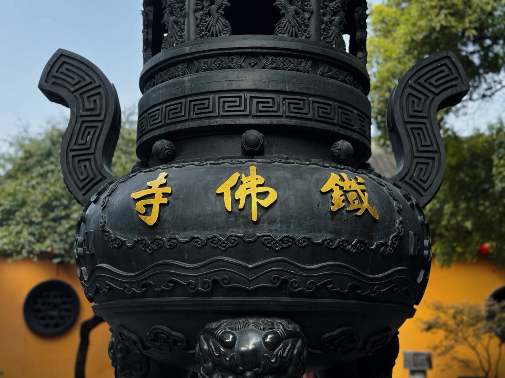 在湖州|一座寺一座城 94银杏未黄,古梅未开 闹中取静,在铁佛寺寻找