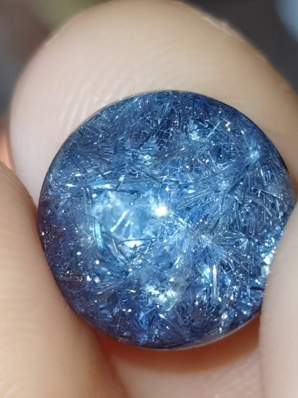 天花板顶级老矿线花款的蓝发晶蓝线石水晶 慎入慎入7575看过这种