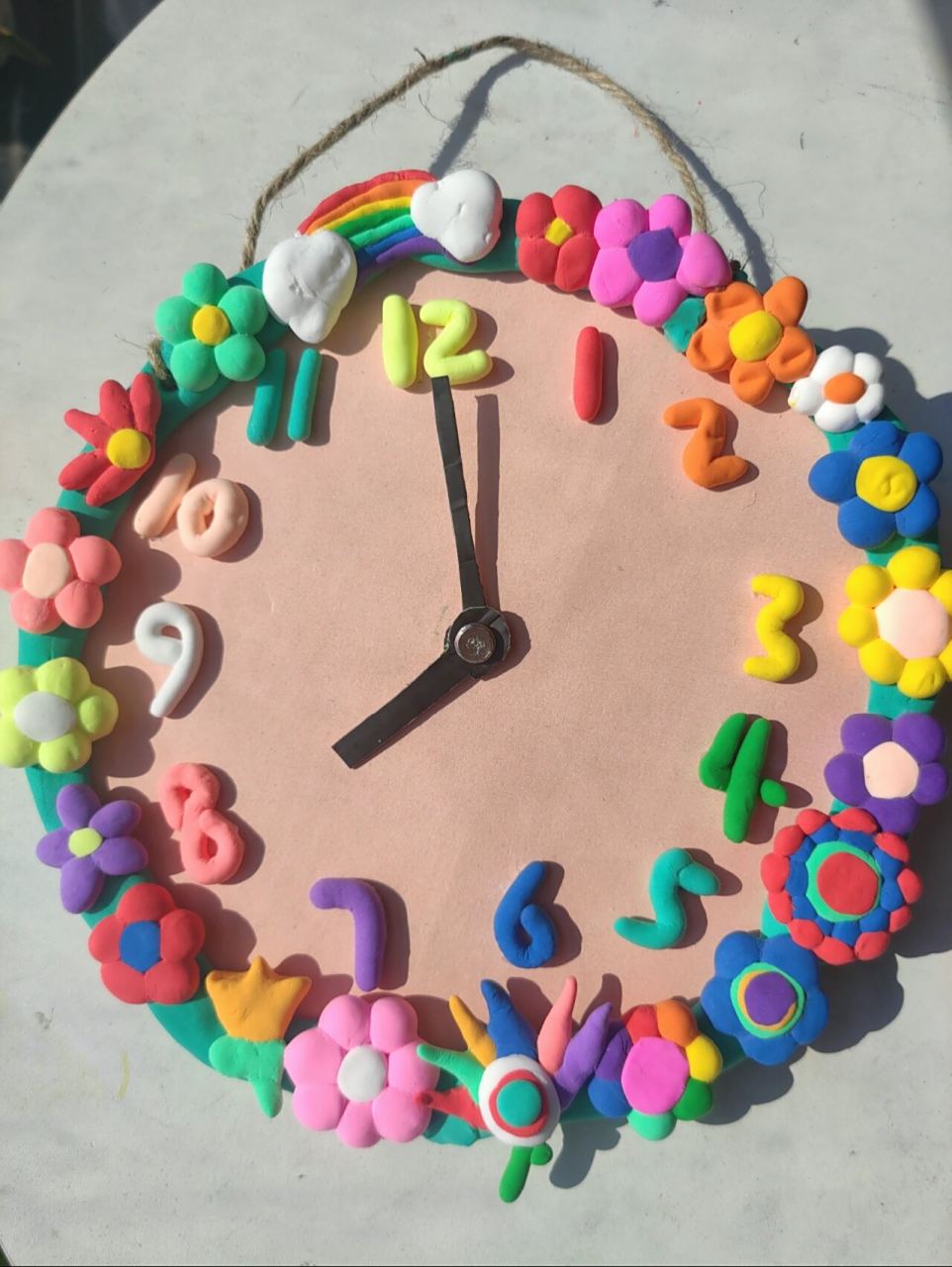 手工闹钟去参加比赛咯  手工闹钟,今天又用轻泥做了闹钟