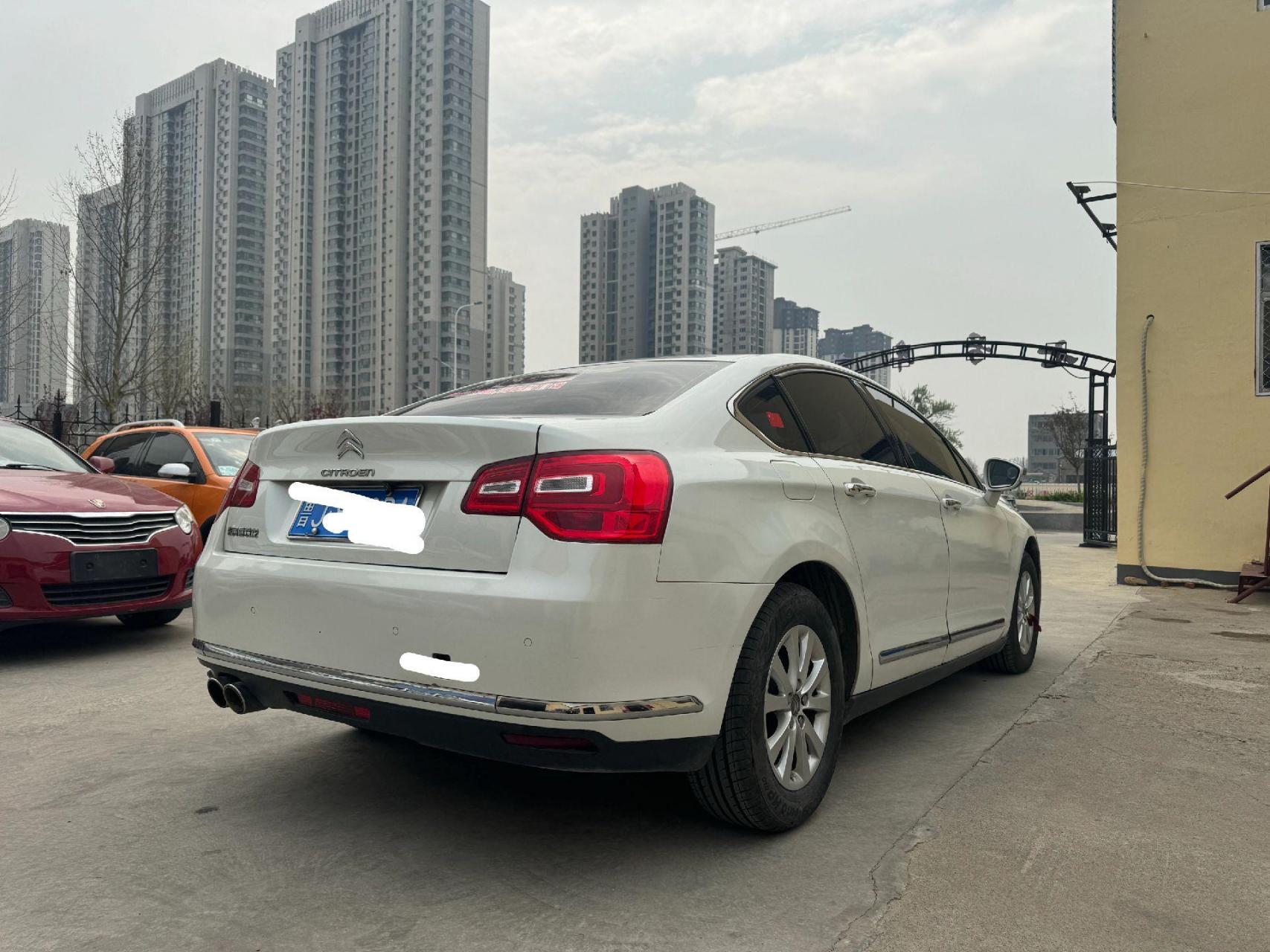 2013款东风雪铁龙c5自动悦享版,2.0l,新车指导价20.