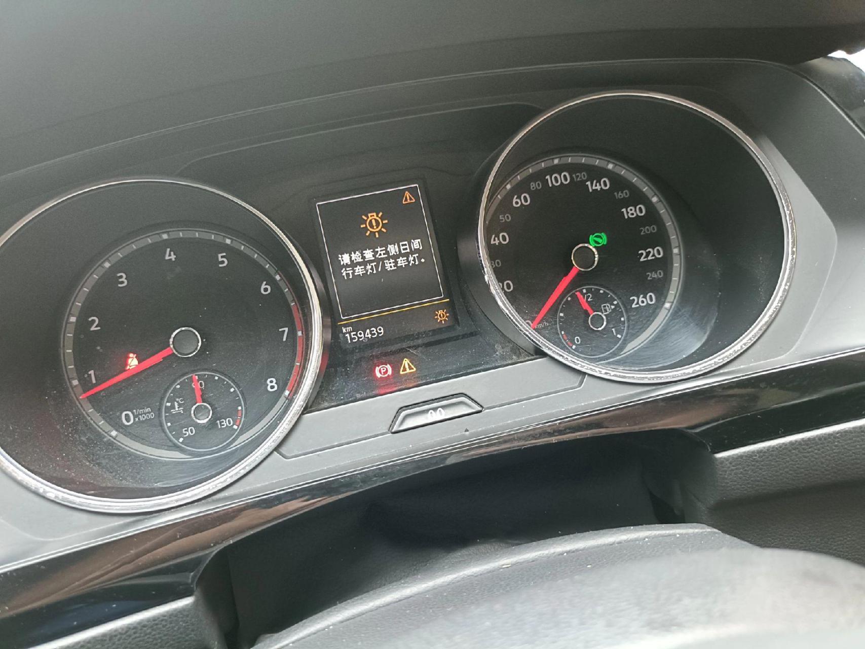 途观左前行车灯驻车灯故障