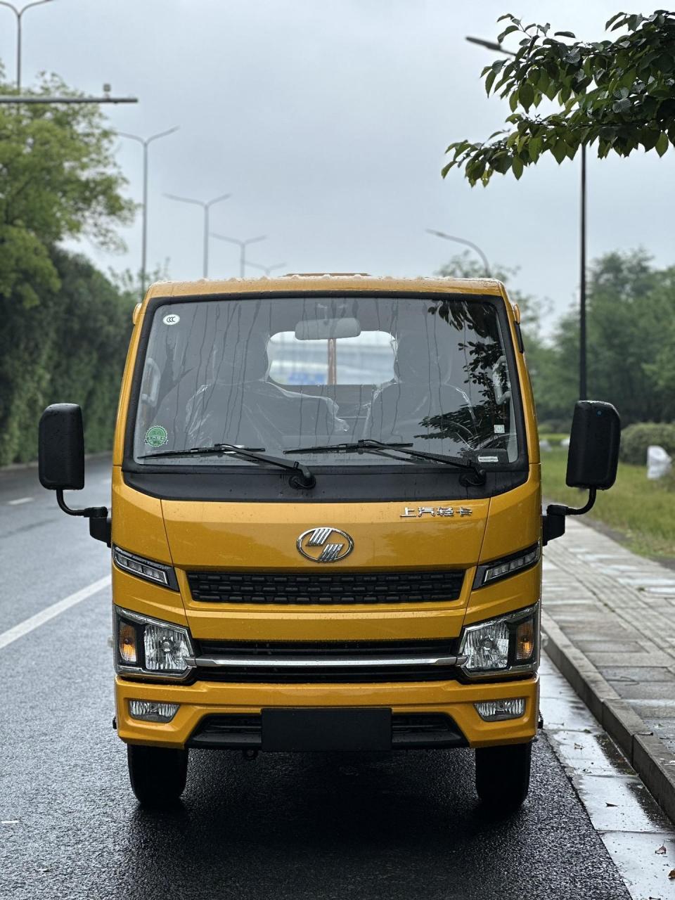 上汽轻卡～～福运s80工程小双排 搭载汽油神机五菱1.