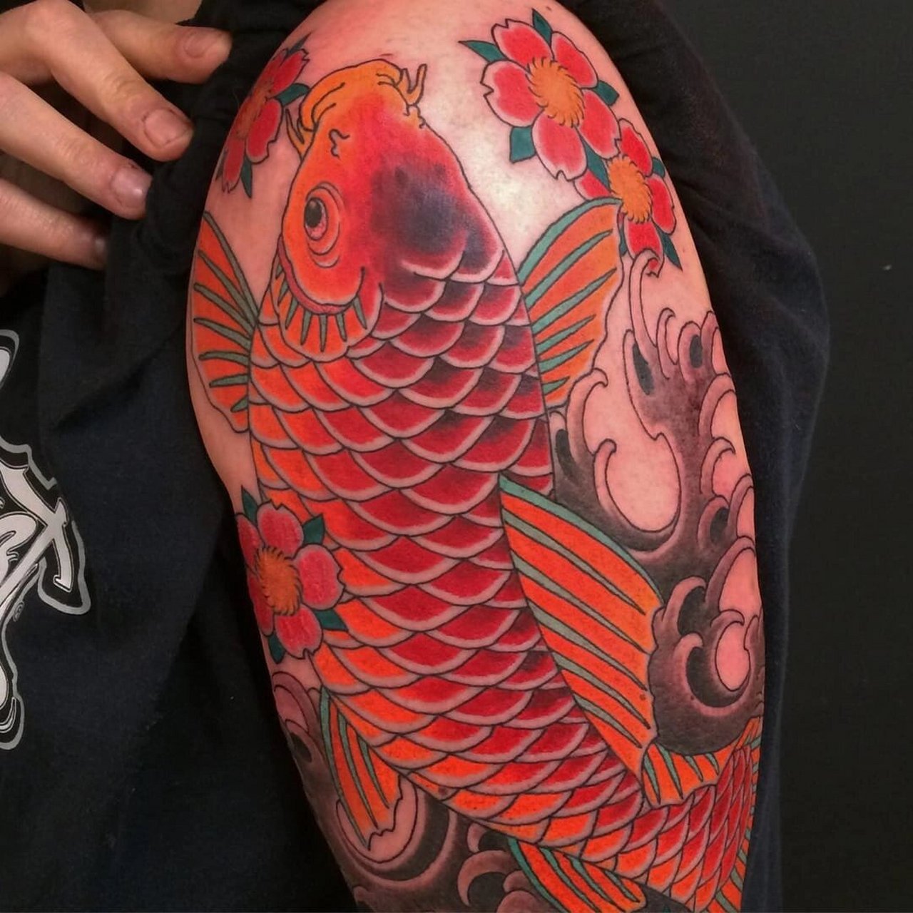 纹身idea|日式传统之锦鲤 7515 锦鲤,相传勇敢地攀登瀑布,一旦被