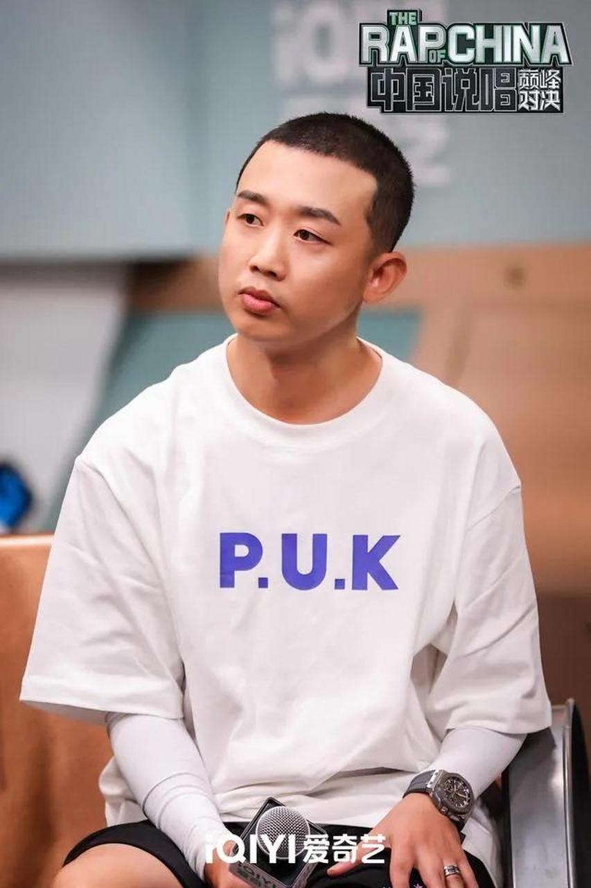 【gai哥回重庆表演,大肚子被网友调侃】 gai,本名周延,1987年出生于