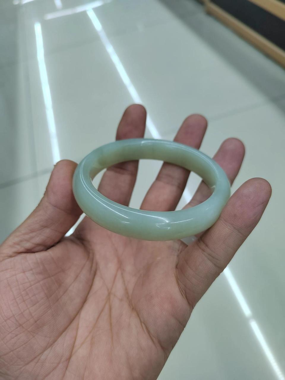 不过千能买到和田玉手镯吗?
