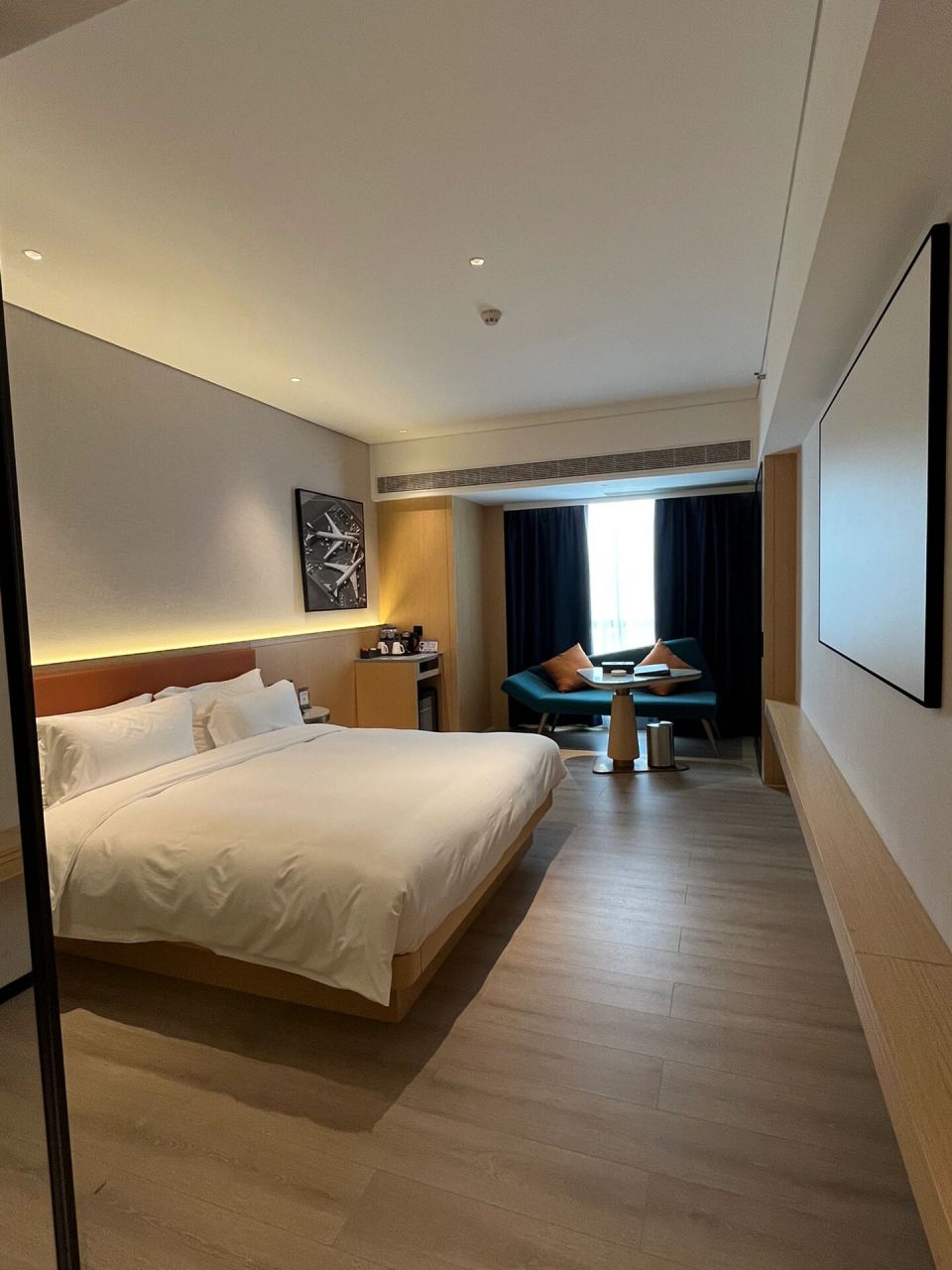 广州白云机场附近酒店推荐90 名字:广州白云机场丽呈睿轩酒店(t2航