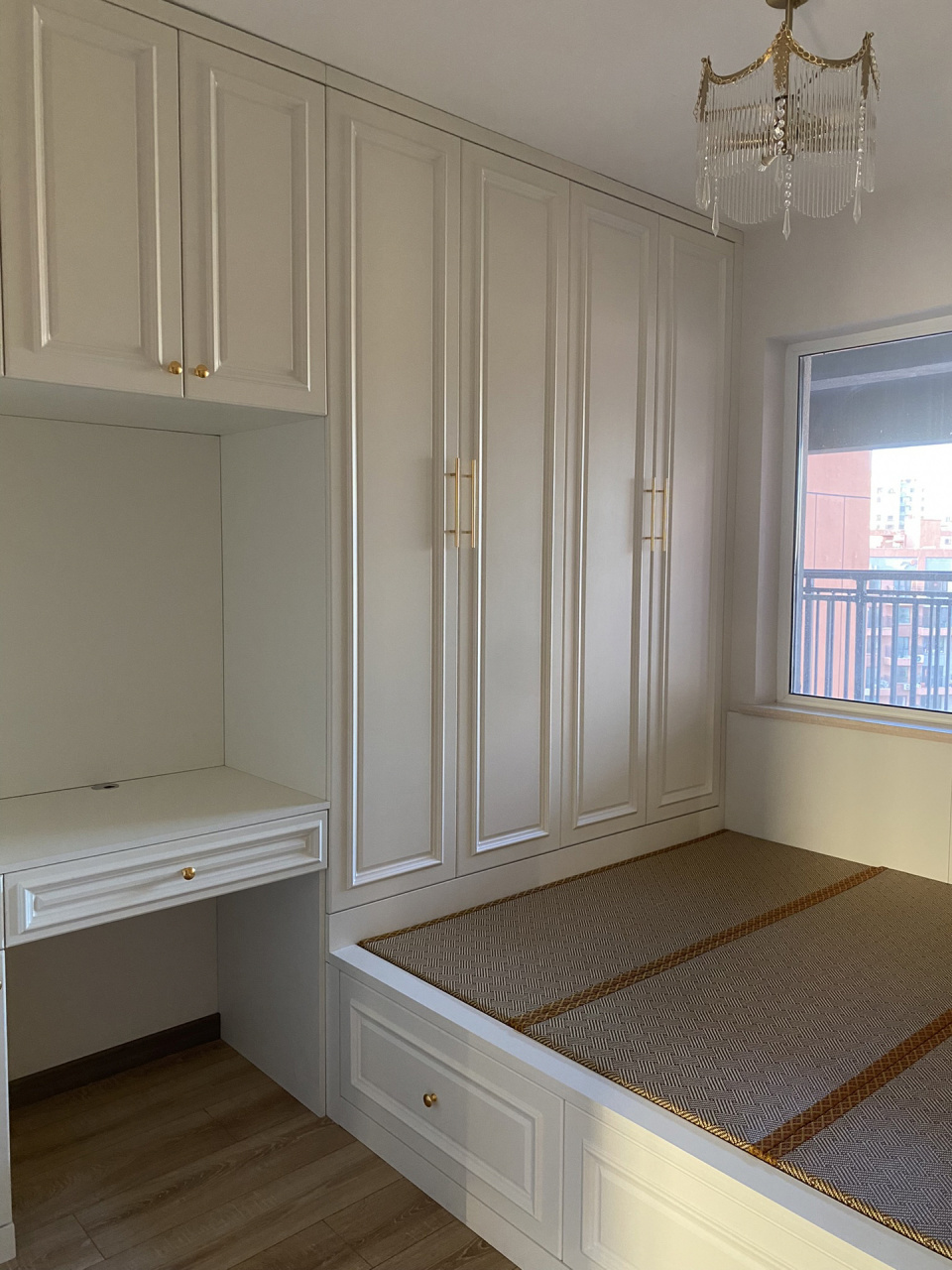 榻榻米77衣柜   直接找工厂定制,自己设计的,没后悔