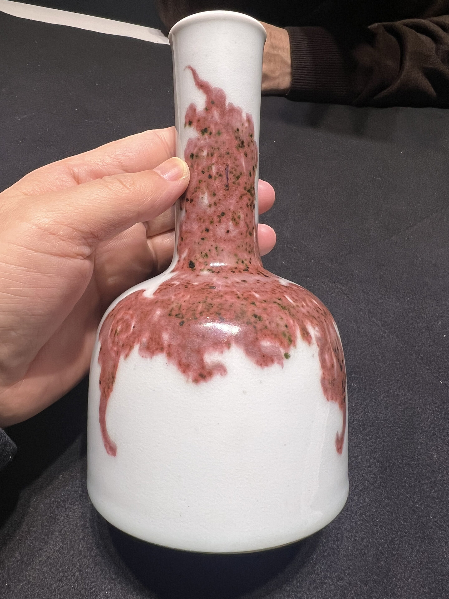 康熙釉里红摇铃尊