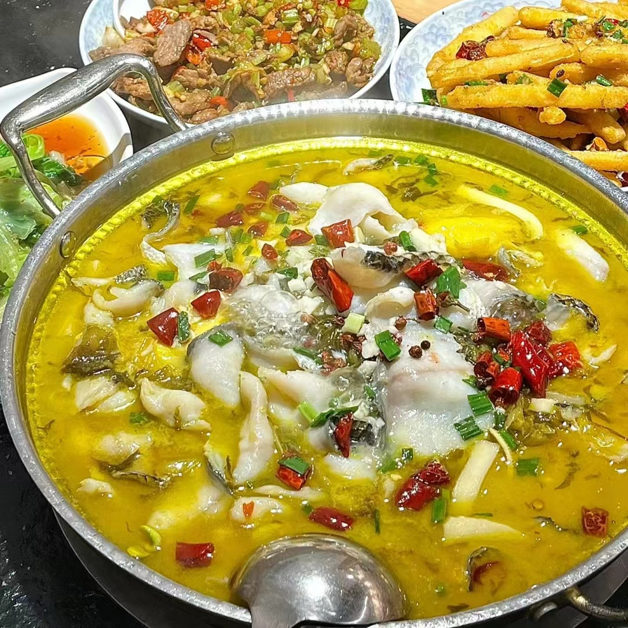 酸菜鱼图片大全高清 酸菜鱼是一道源自中国的传统美食,以其酸辣可口