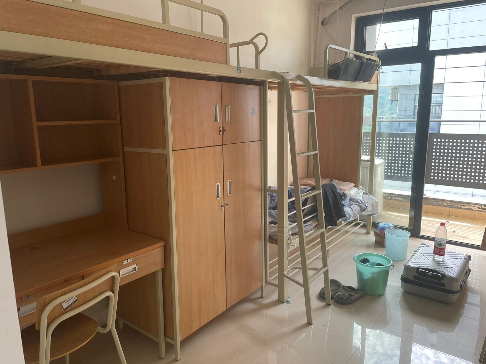 杭州电子科技大学信息工程学院 信工宿舍情况 8215独立卫浴,插水