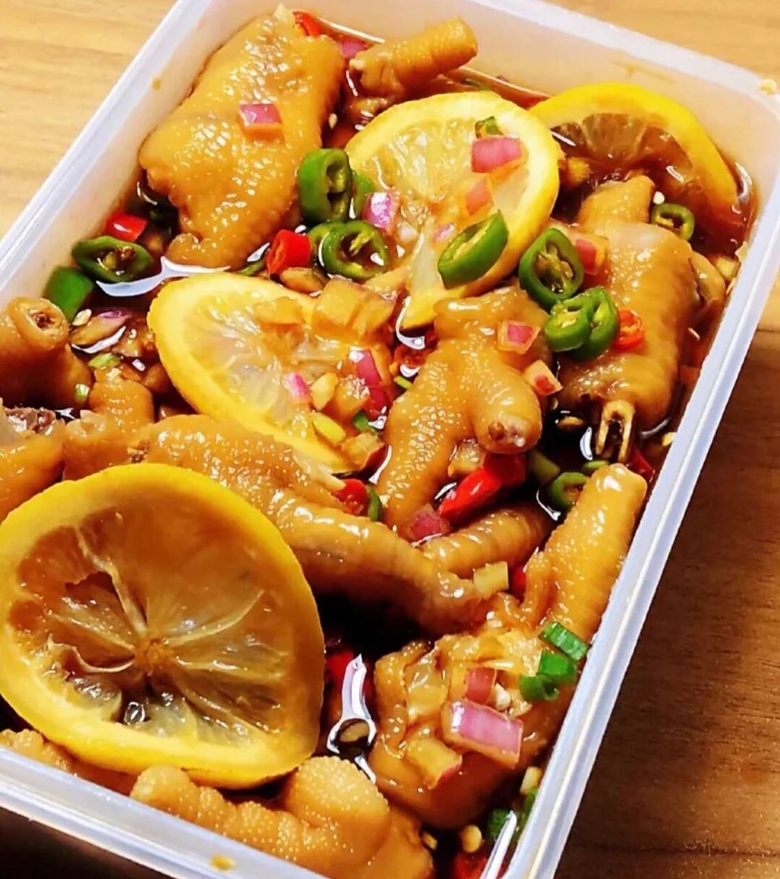柠檬泡鸡爪,追剧日常小零食 🐔🐔食材👇 鸡爪子1.5斤,柠檬1个,