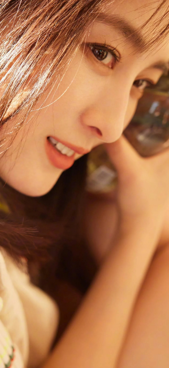 马苏初夏条纹穿搭魅力壁纸图片