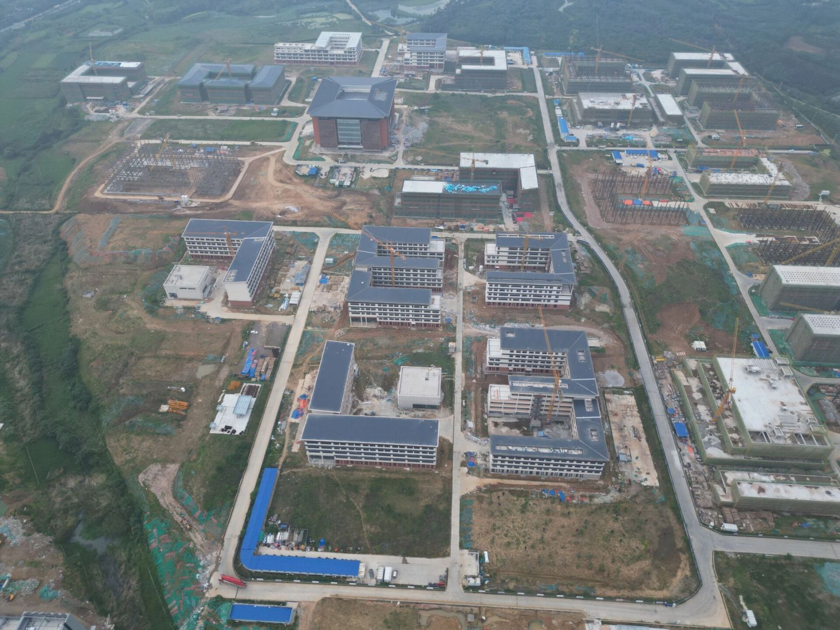 建设中的湖北文理学院(新校区) 湖文学子是否期待入驻新校区,还有湖文