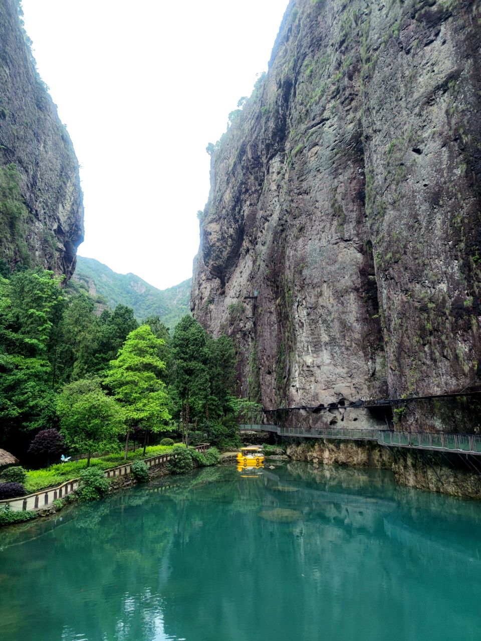 雁荡山——森林公园篇 3颗82 1小时 门票30  全名:净名谷国家森林