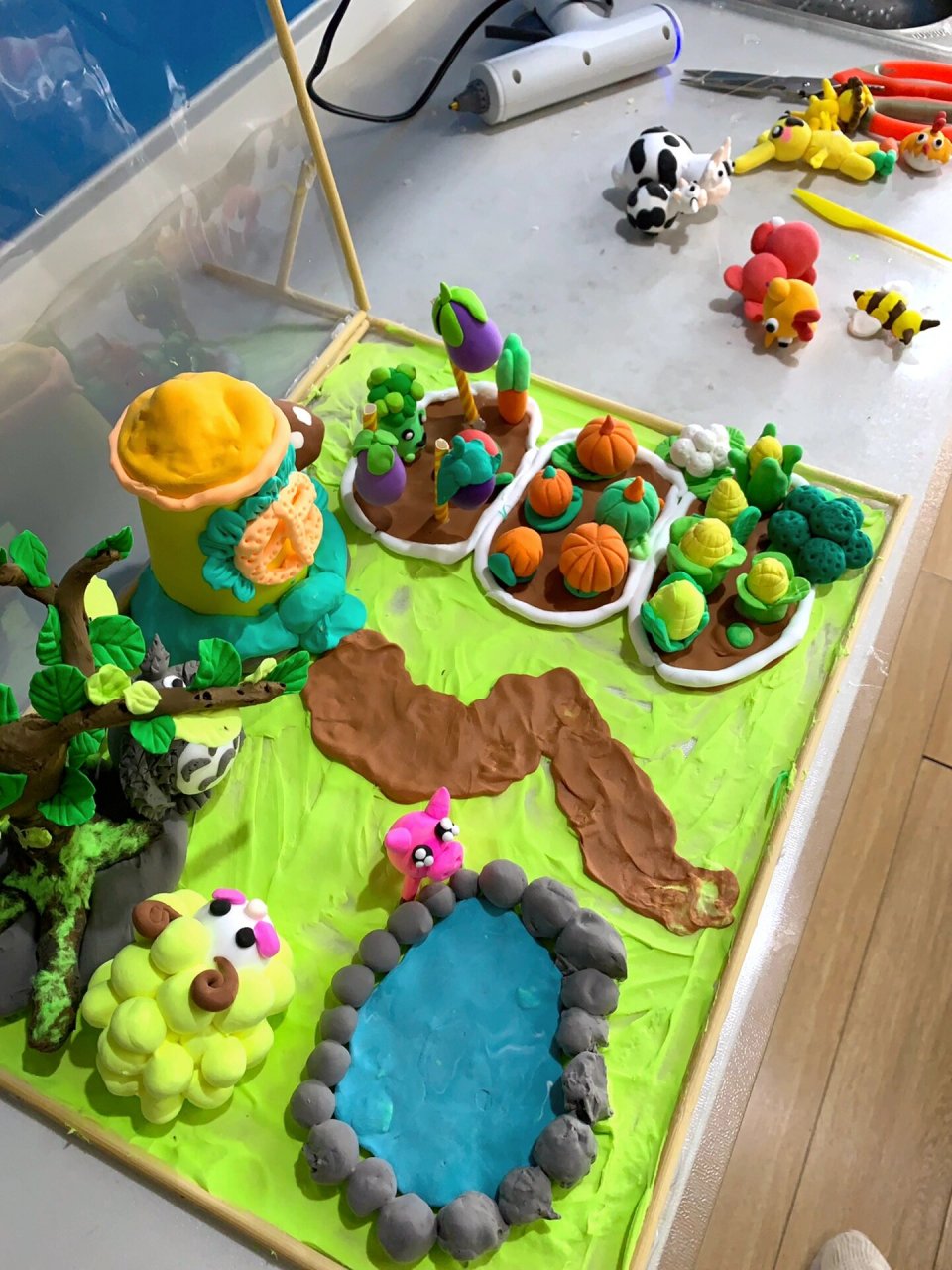 幼儿园手工泡泡泥制作——《开心农场》 历经半个月,我跟小朋友们共同