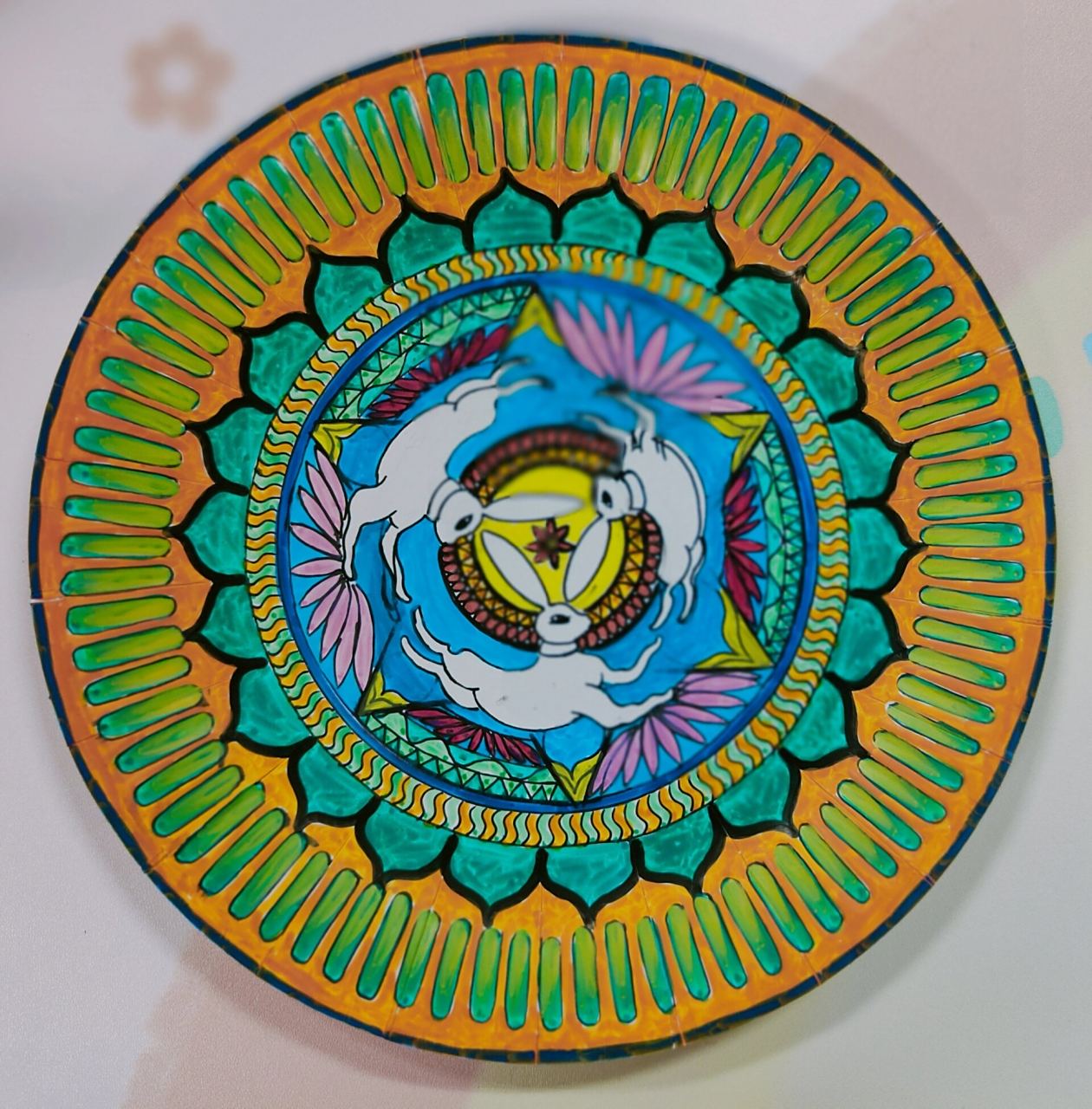 中学生中秋节手工作品~ 中秋节就要到啦,今年让学生们利用纸盘,结合