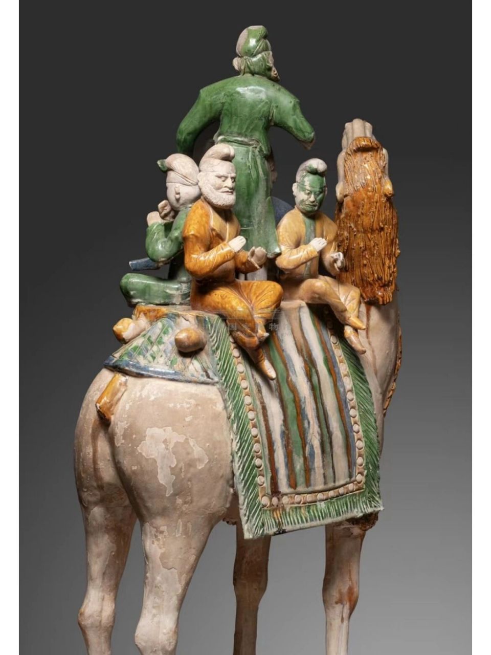 国宝日历29 | 三彩釉陶载乐骆驼·唐 中文名称:三彩釉陶载乐骆驼 收藏