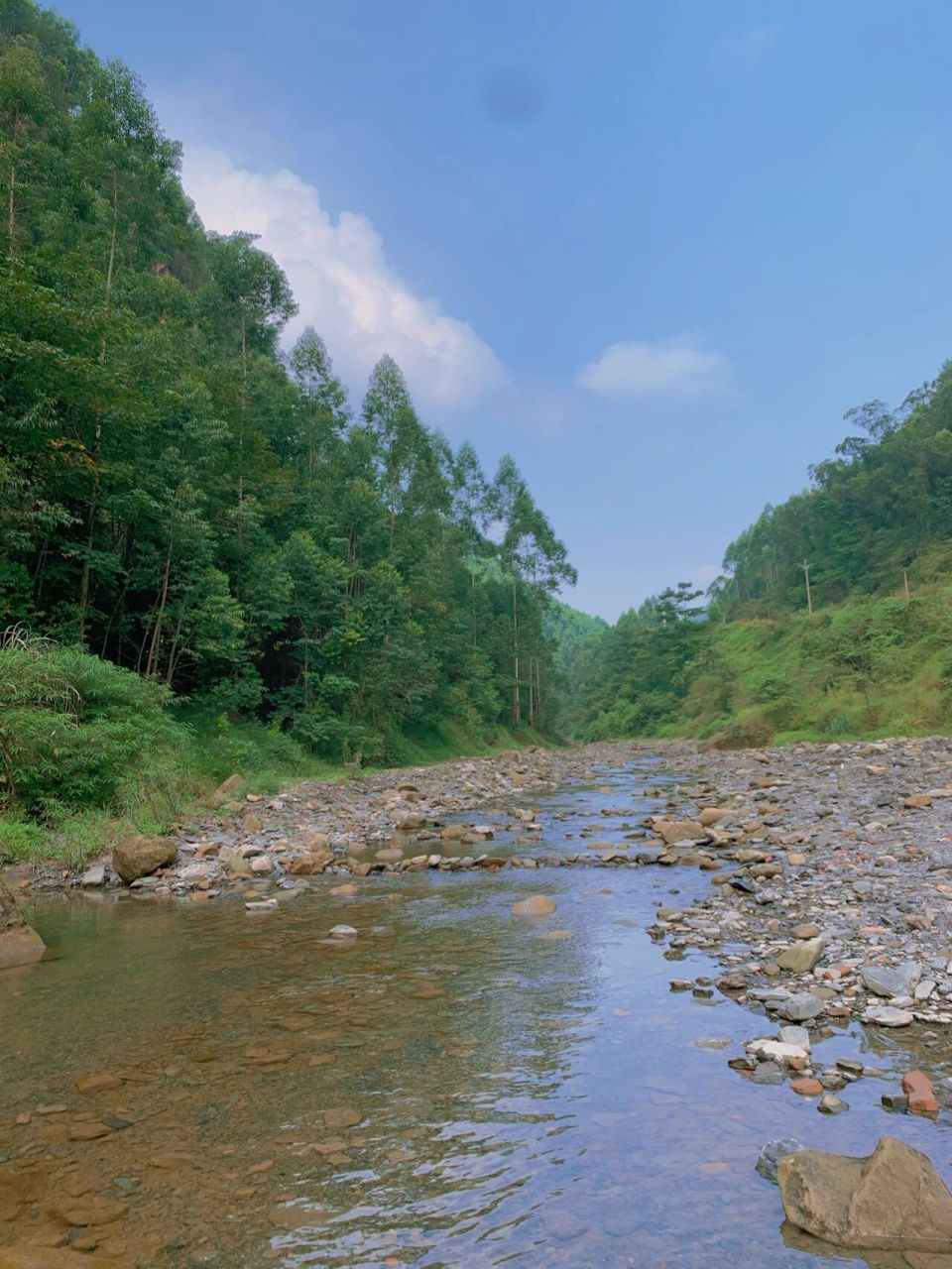从自贡自驾出发往荣县方向,1个小时多点车程的一碗水村,有一条超长