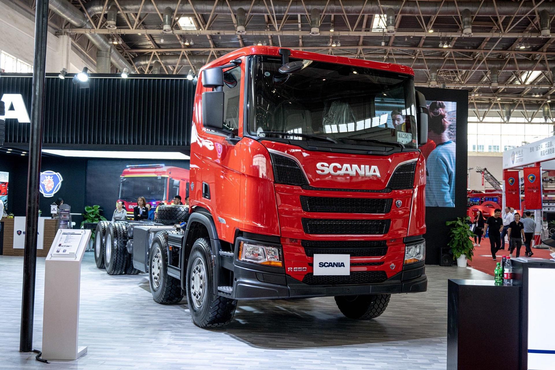 适用于大吨位水罐车的斯堪尼亚r650 8x4 2.