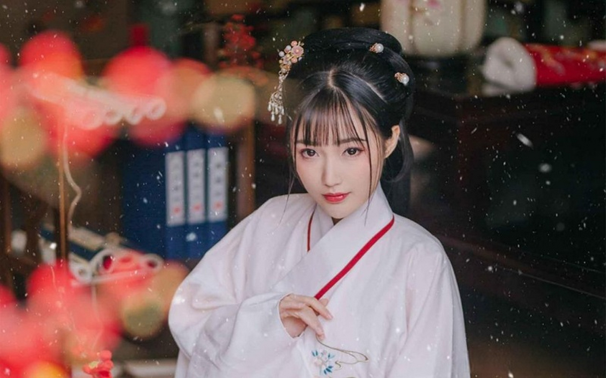 官杀重容易喜欢段位比自己高的,比较难hold住的异性,越危险越有魅力.