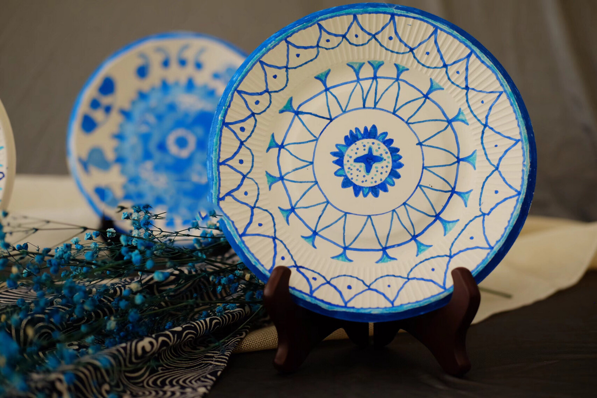 纸挂盘 曼陀罗纹饰 手绘花纹图案 原创作品 装饰挂盘图案 手绘纸盘