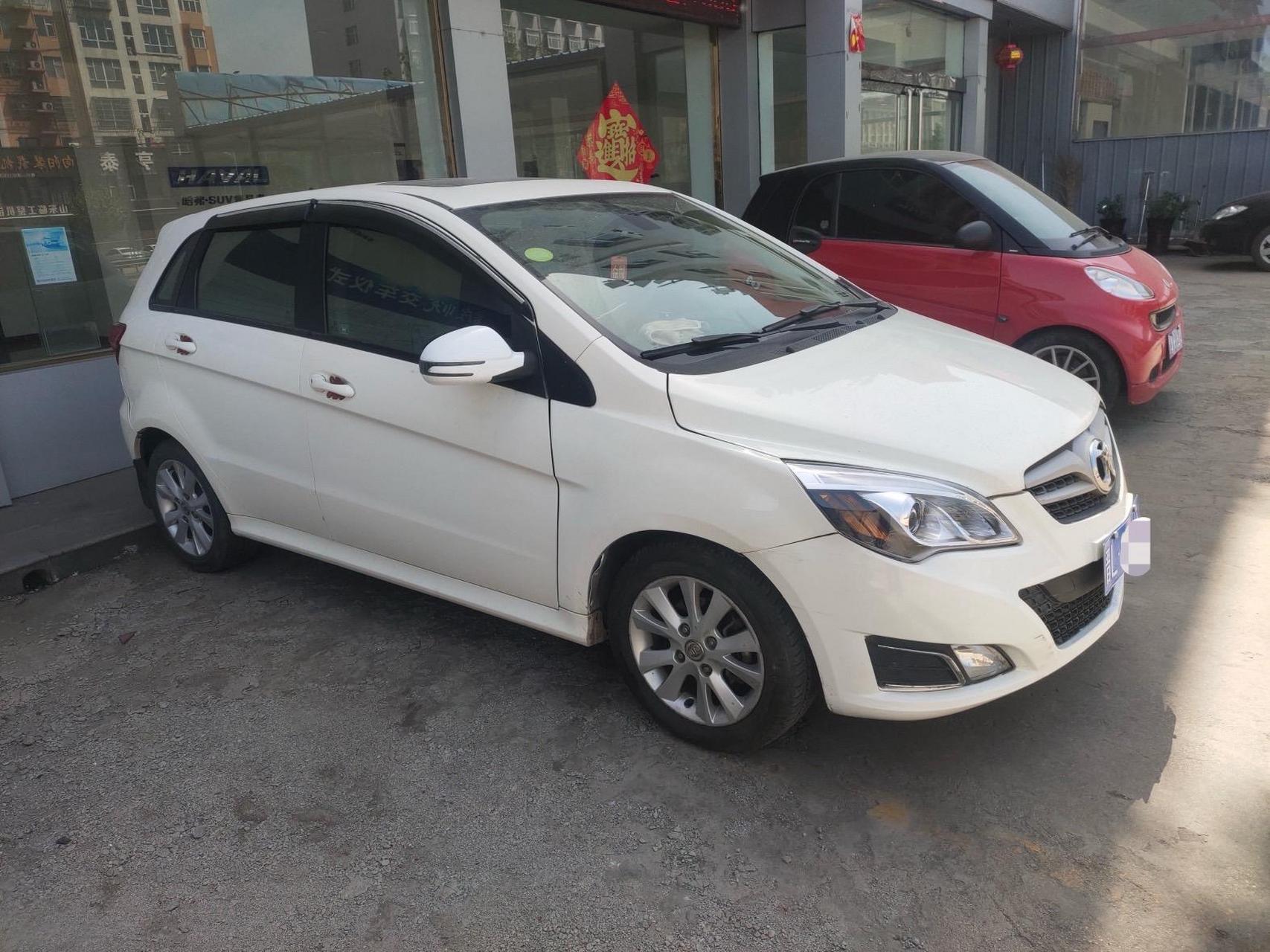 北汽e150手动档带天窗,1.5排量