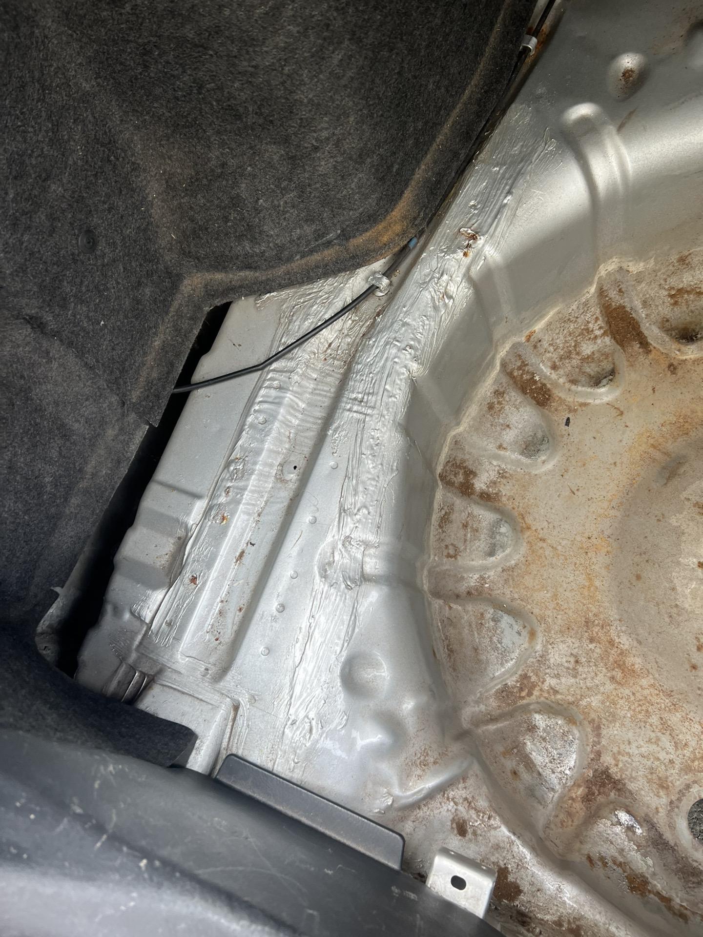 修复痕迹,很沉挚虾胶＜移岛蟊叩撞坑懈鐾怀龅姆叫挝 ,上边有个螺丝