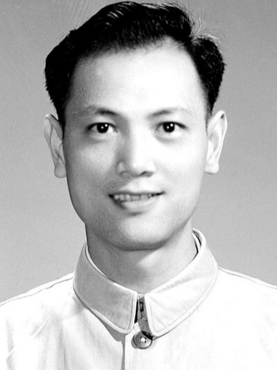 罗布泊的秘密(彭加木失踪之谜) 彭加木1925年生,广东番禺人我国出色的