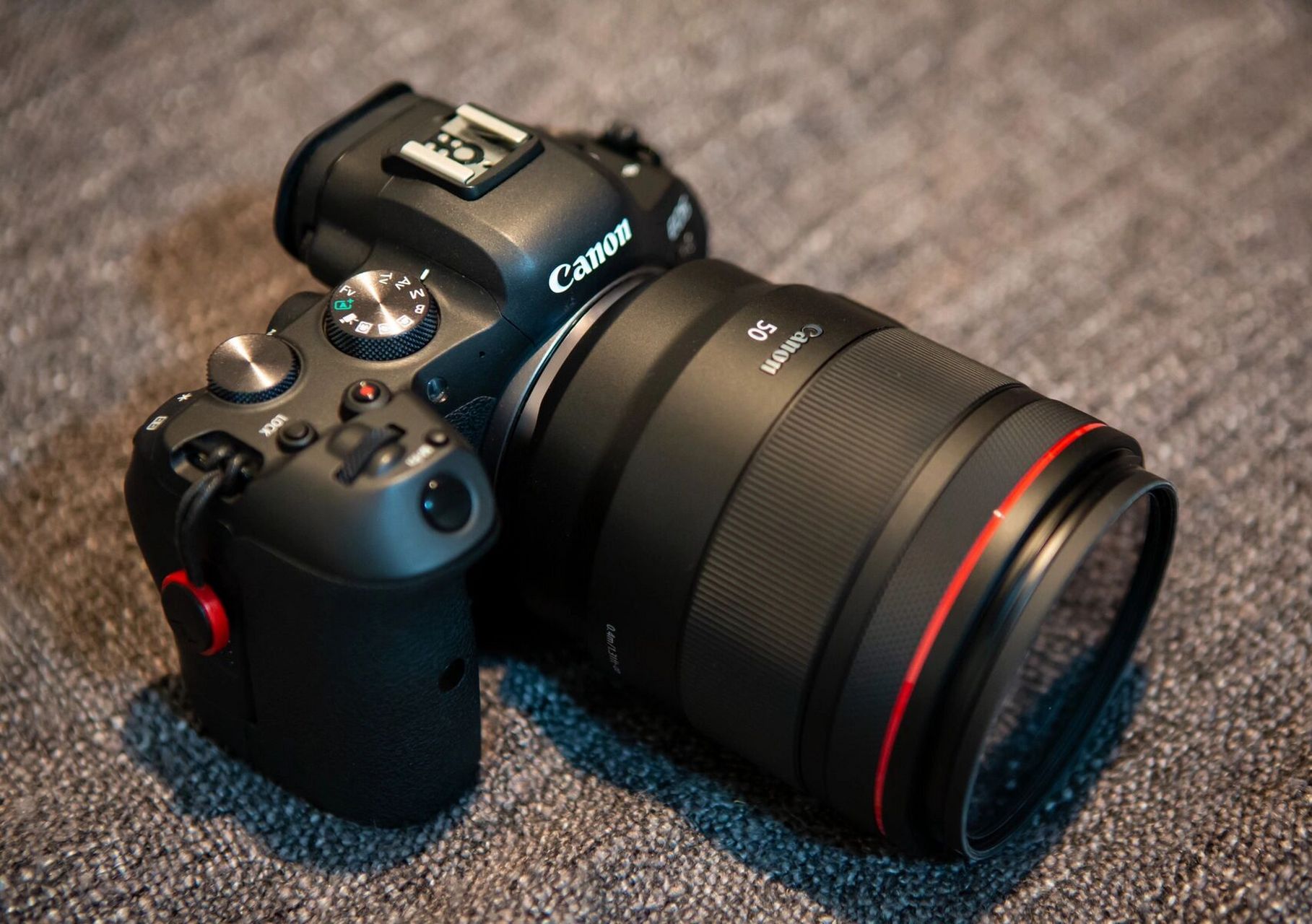 2 发布这几年算是佳能rf 定焦头里面评价最高的