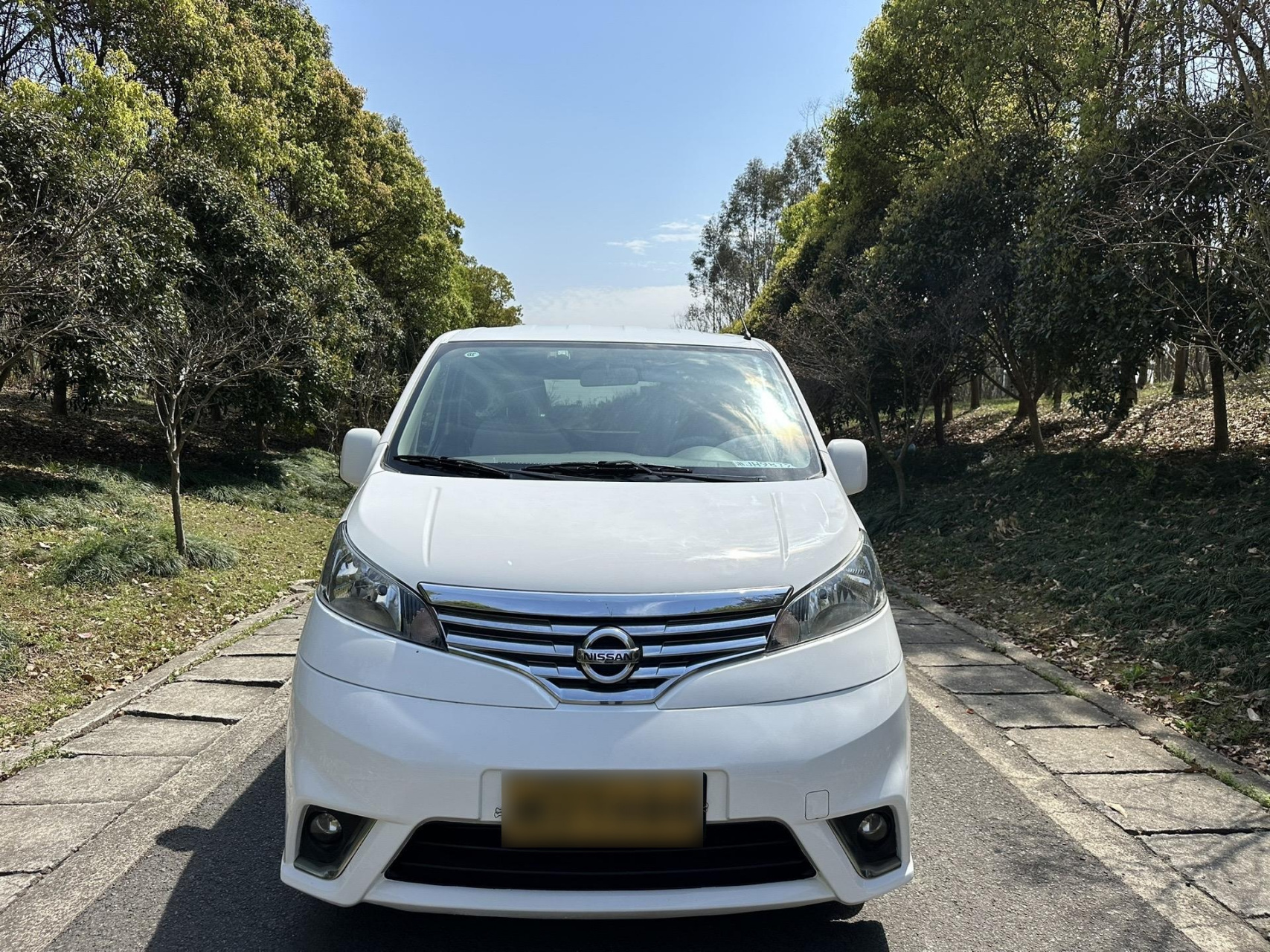 18年12月尼桑nv200自动挡面包车一手车,6.5万公里