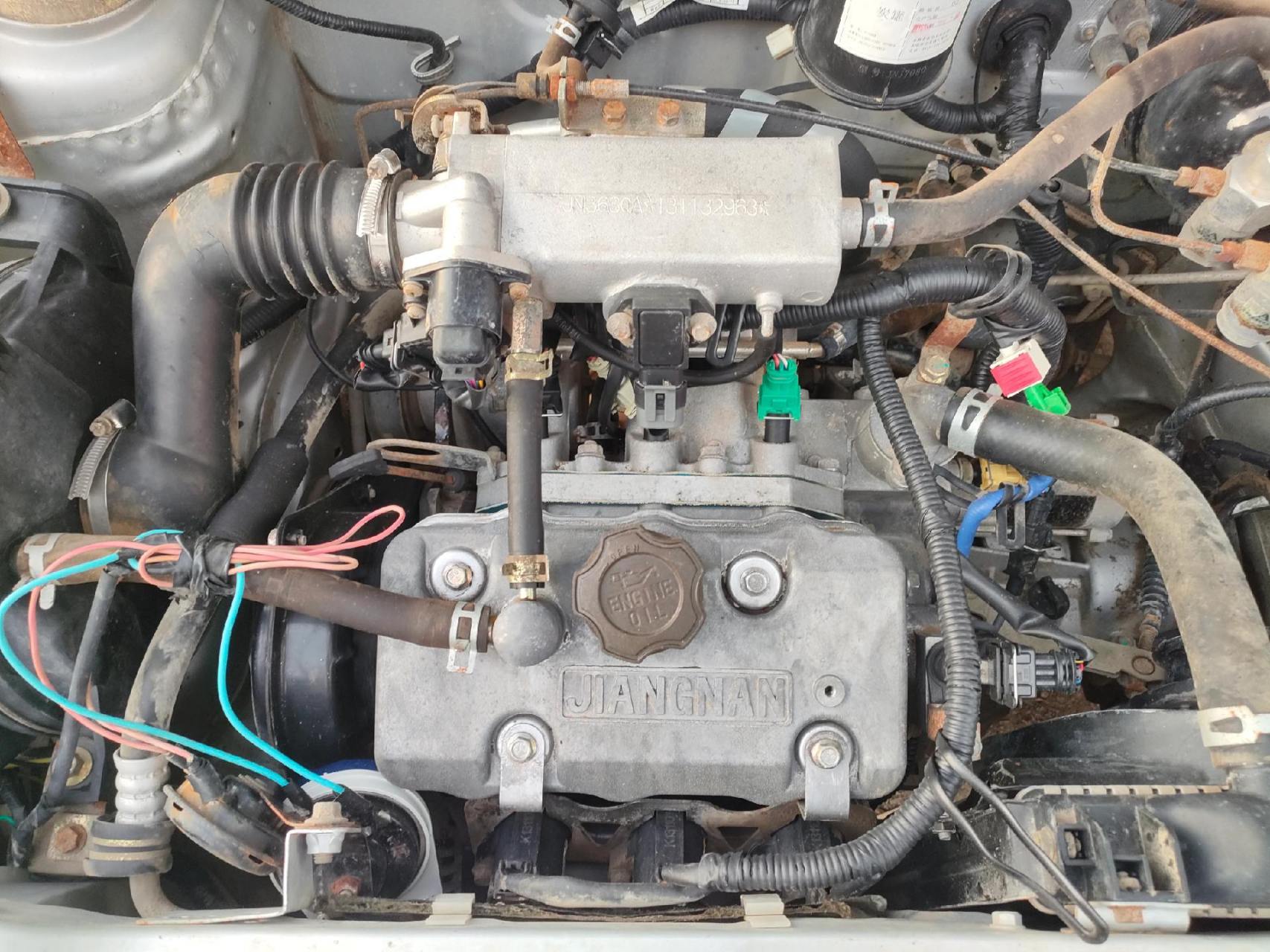 江南tt三缸老年代步车,冷暖空调都有,车况精品原版原漆,跑了7千多公里