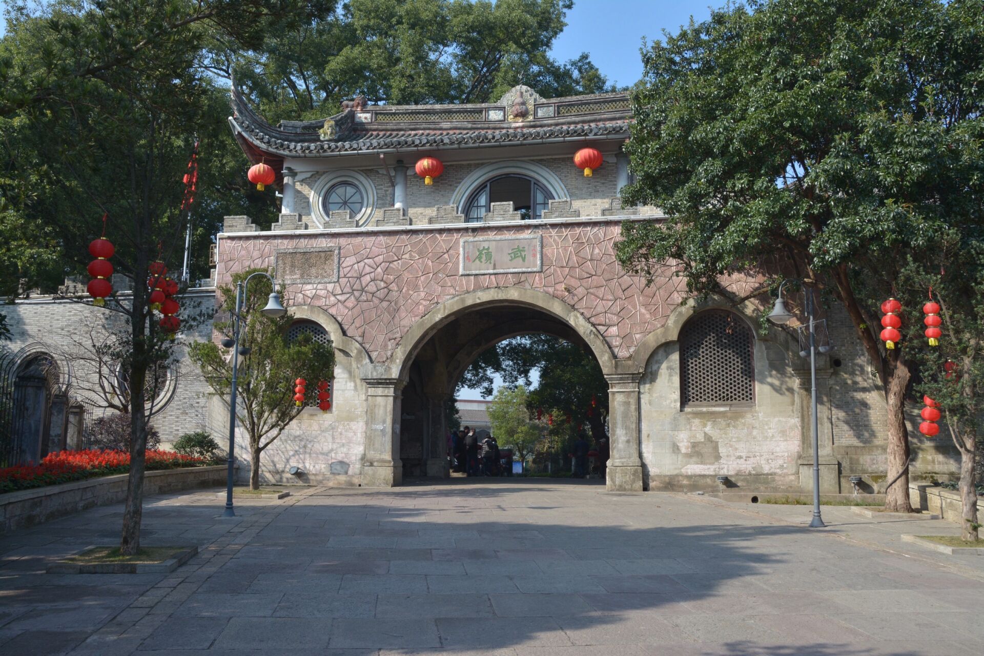 宁波(蒋氏故居)游记 景区简介:宁波溪口雪窦山景区为国家级风景名胜区