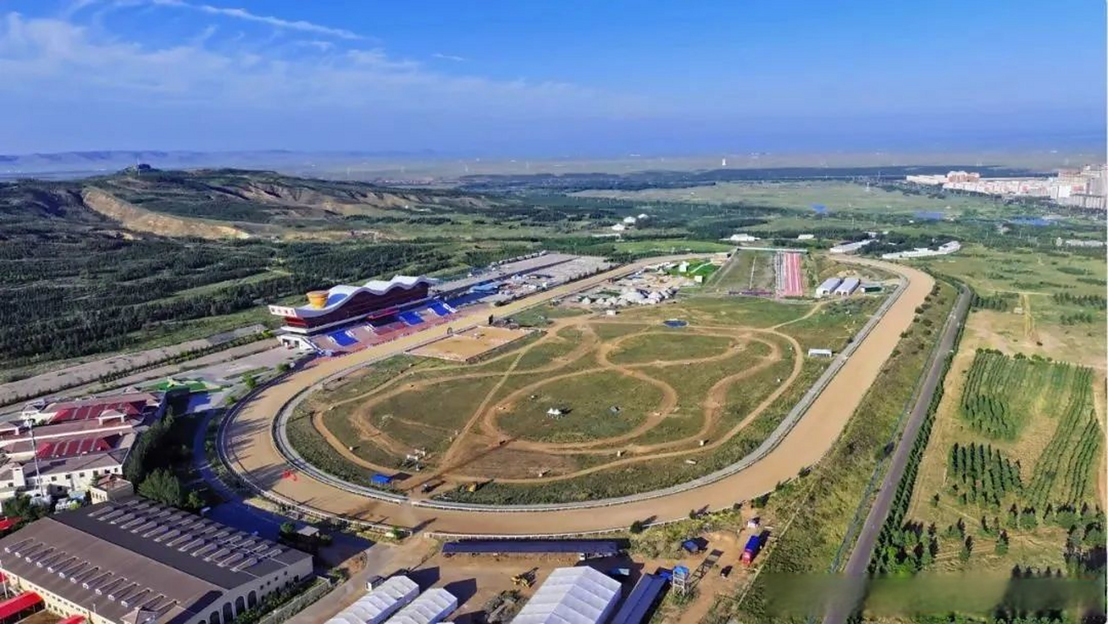 【第十届中国马术大赛在锡林浩特市中国马都核心区赛马场落幕】  8月2