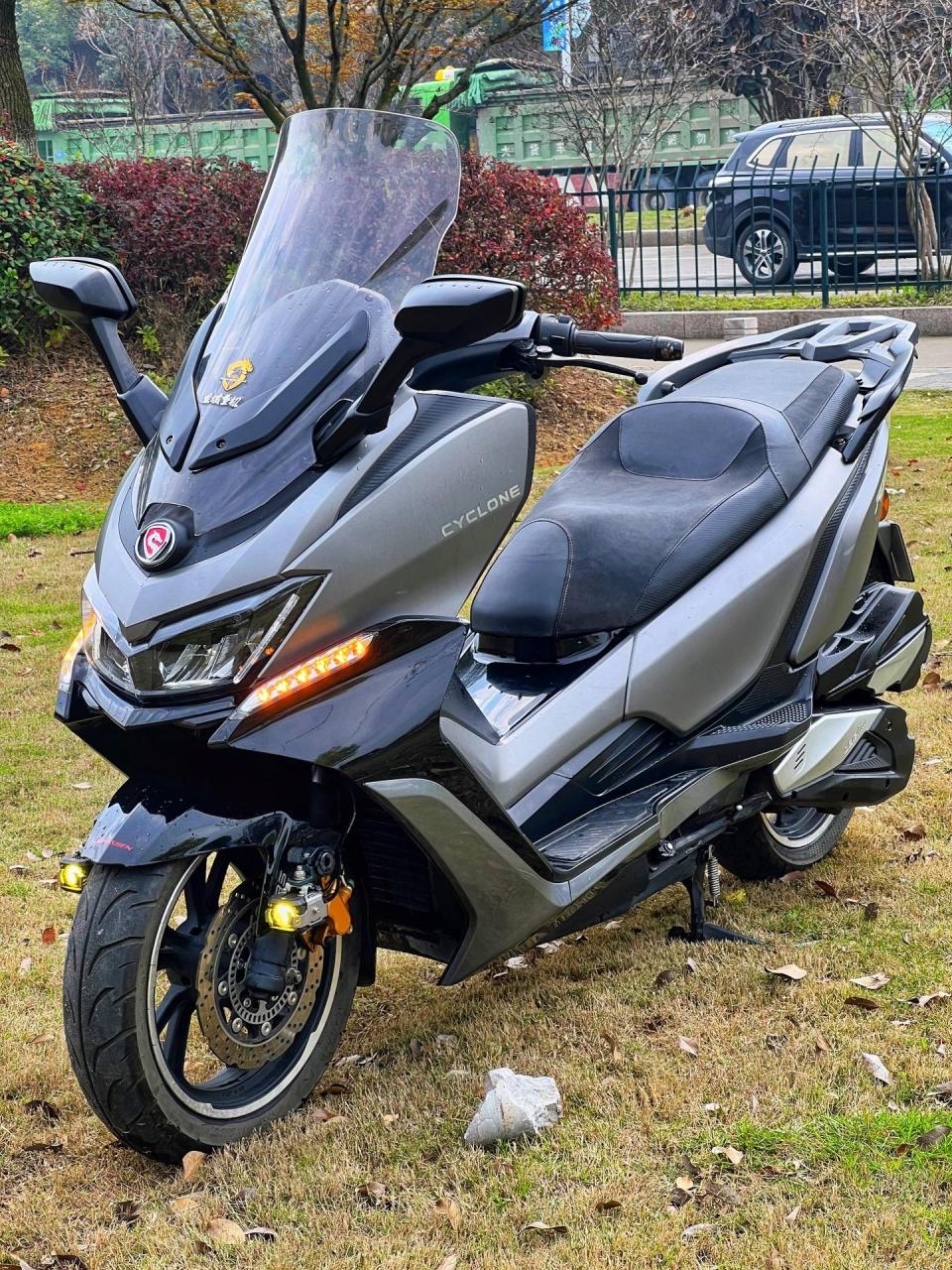 赛科龙rt3踏板摩托车 250cc大踏板 个人一手 行驶8700公里加装了一对