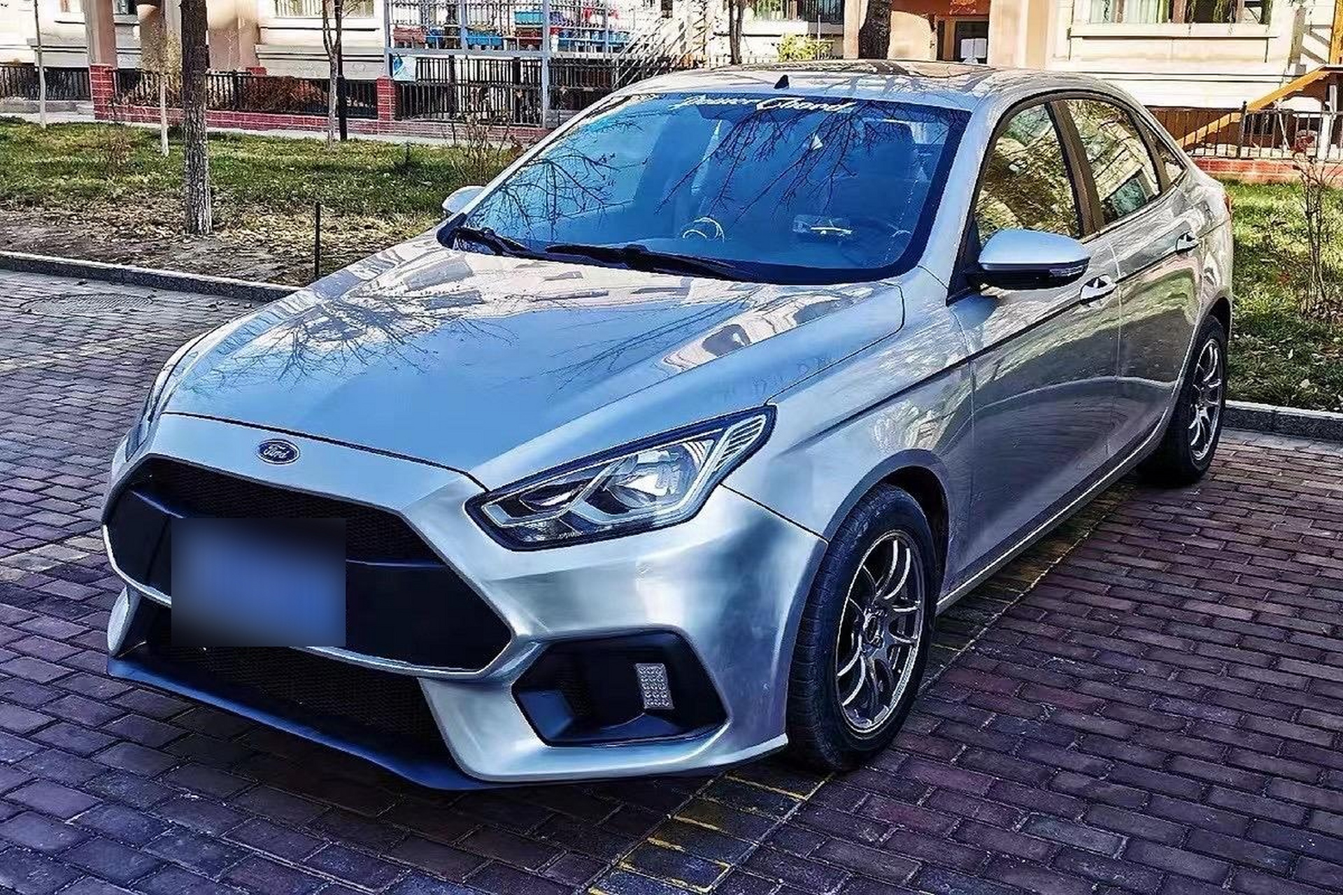 尊臣车品 福睿斯车身改色 福睿斯排气改装