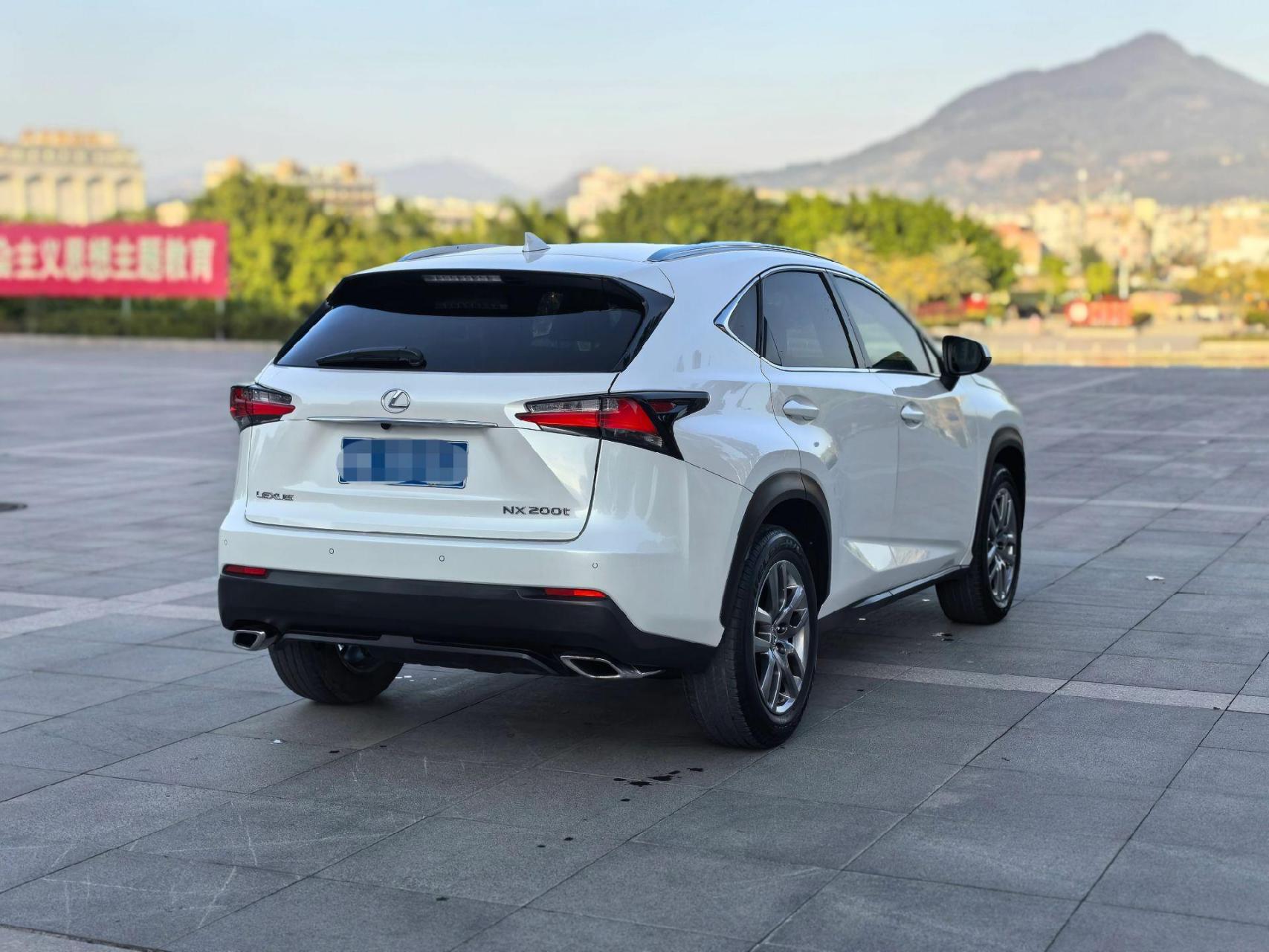 15年雷克萨斯nx200t四驱锋尚版,无钥匙进入系统,一键启动,天窗,换挡