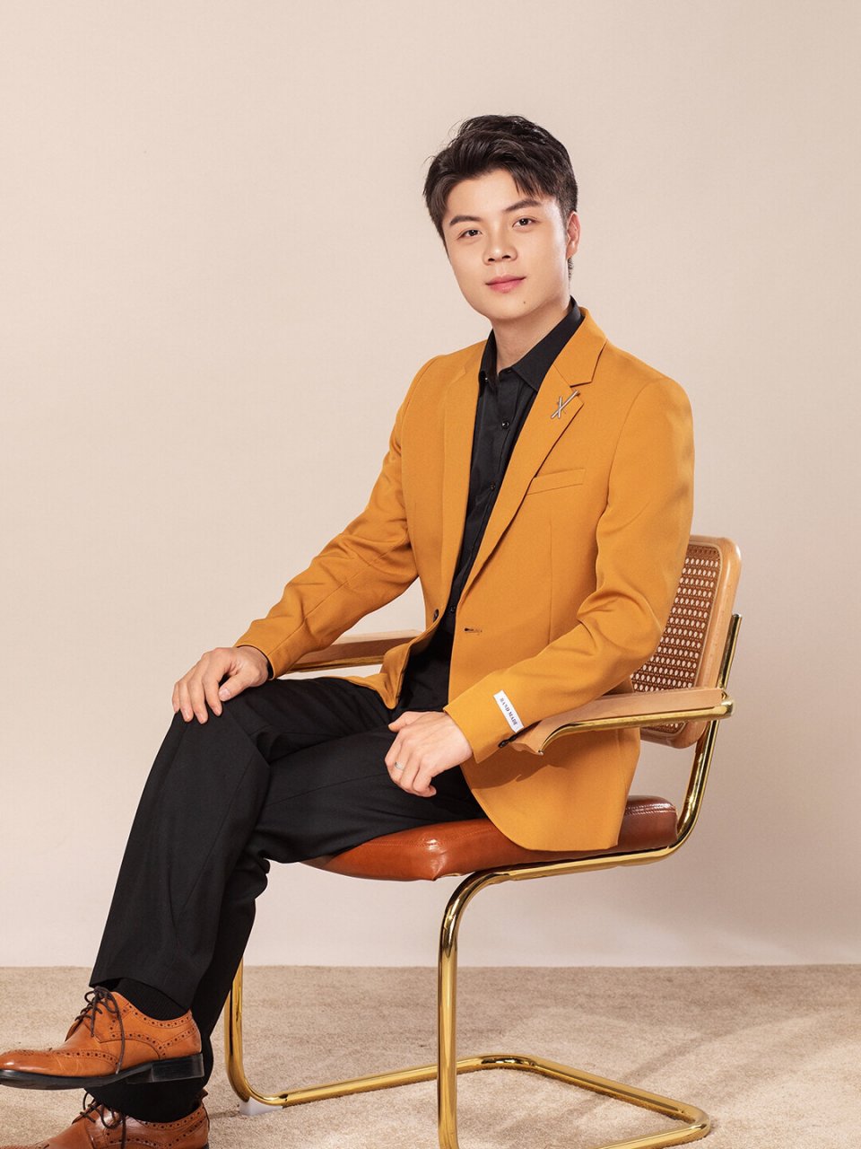 的形象照 是开启你职业生涯的重要封面 塑造干练成熟 白领精英风范