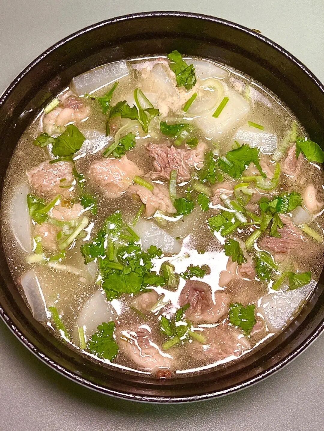 牛肉原汁原味软烂入味,萝卜清甜可口营养丰富,秋冬来上这样一碗简直