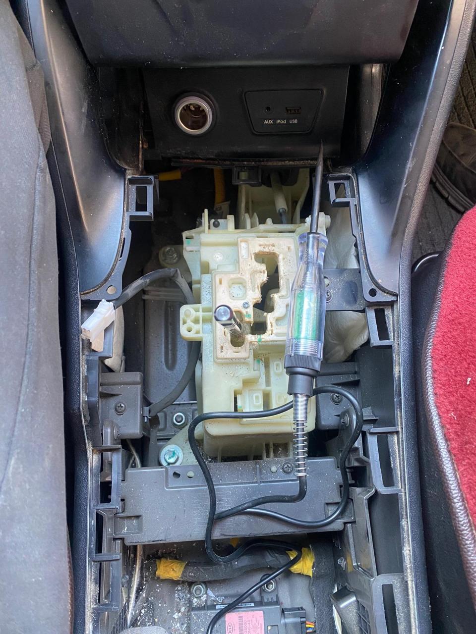 现代ix35档位锁止电磁阀不动作 修复车身膜块 完美解决