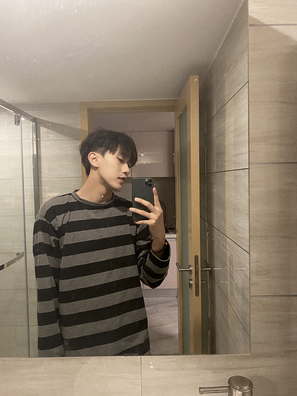 男生居家自拍照05 记录一下第一次玩小红书