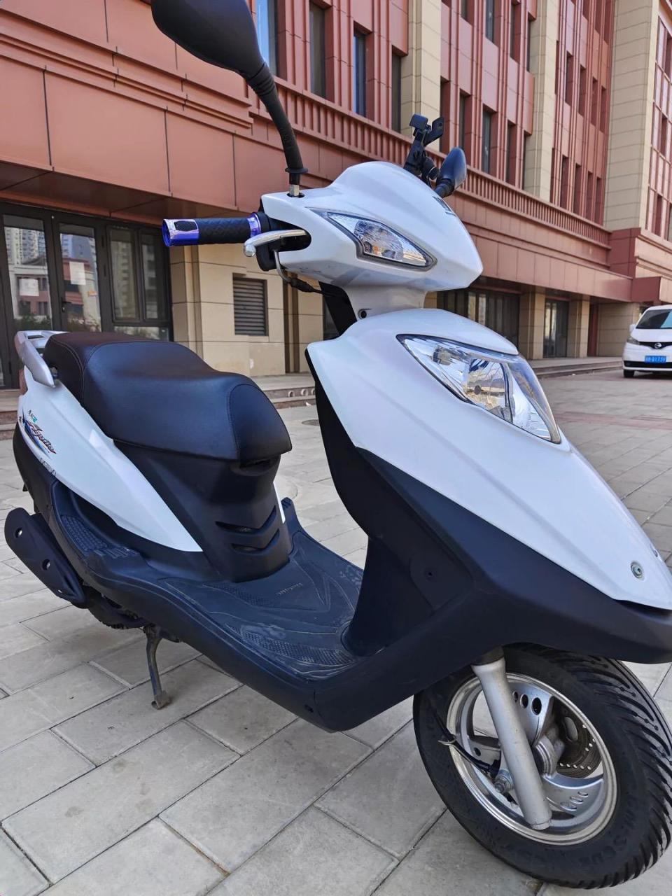 明盘3288元,白菜价小踏板,20年12月豪爵鹰钻125,1万公里,小车特别新