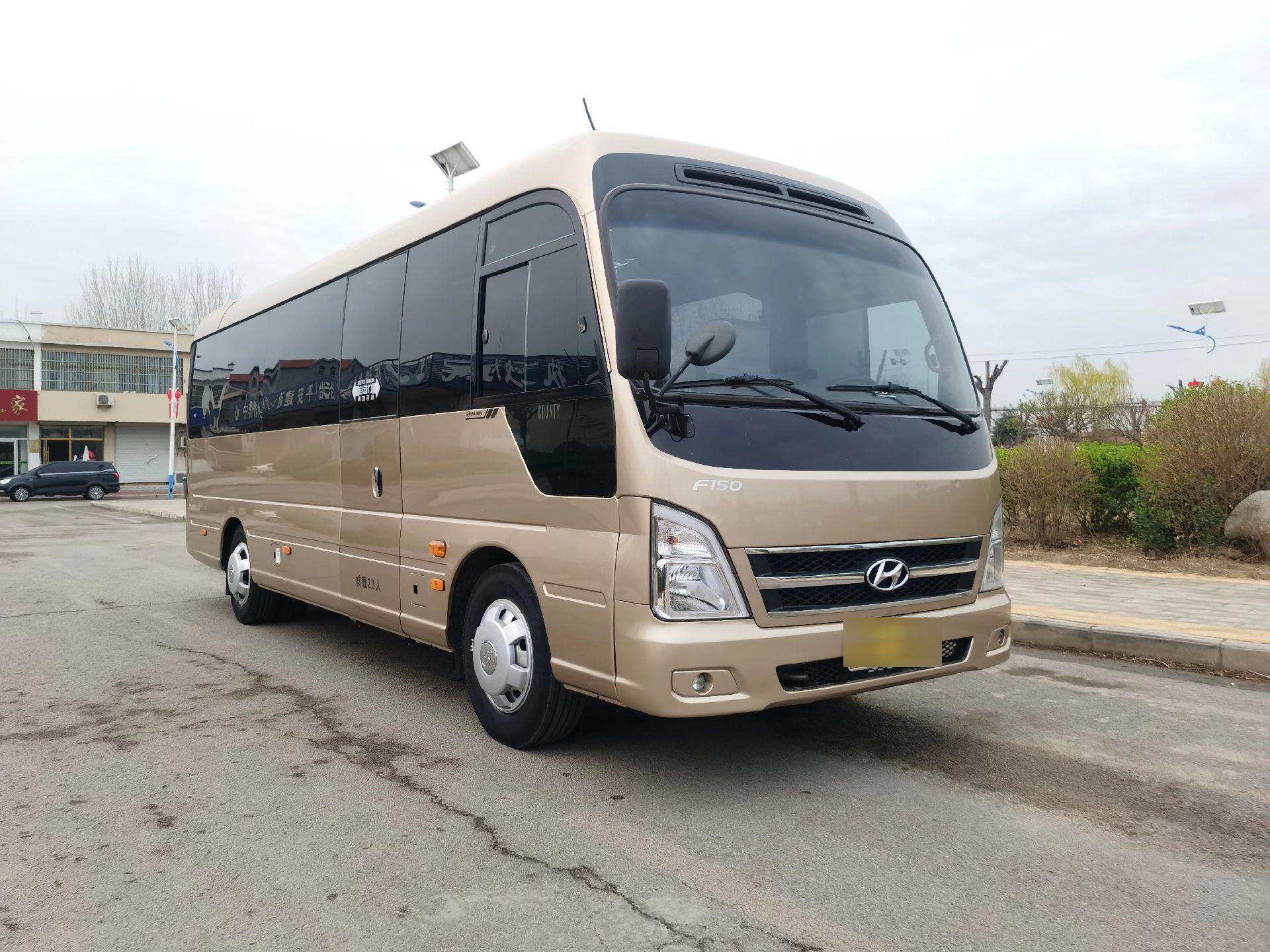 2017年的现代康恩迪,搭载手动柴油4.0进口发动机